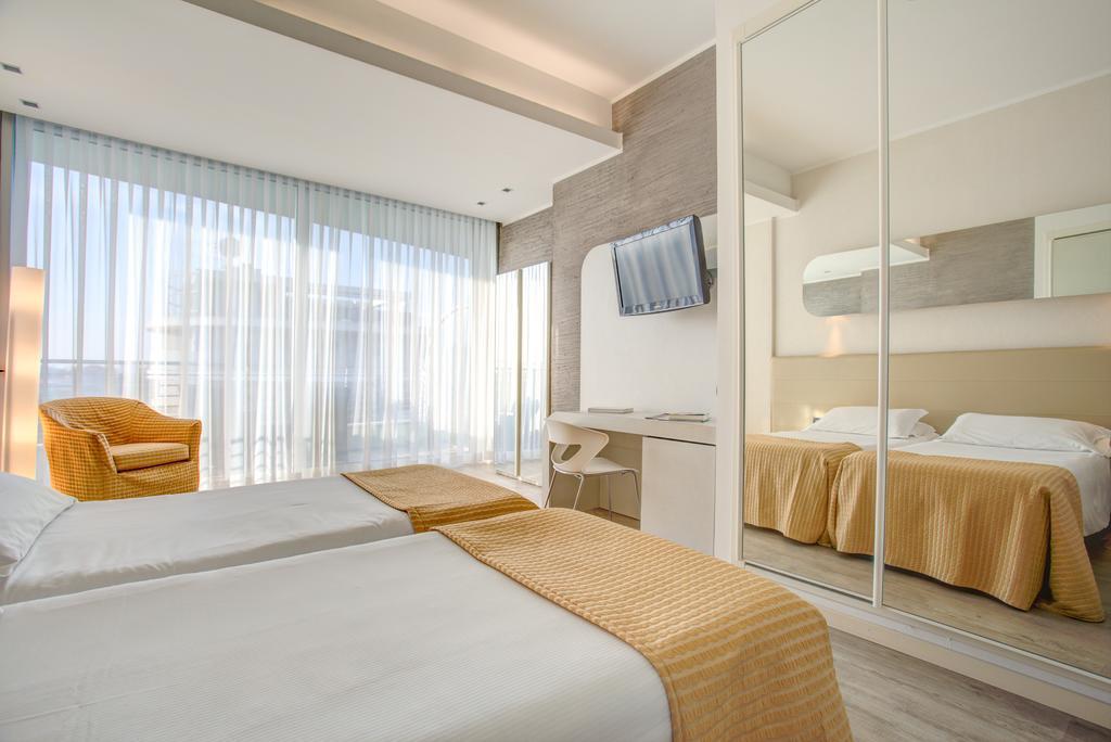 Superior Double or Twin Room,644470947:JPEG