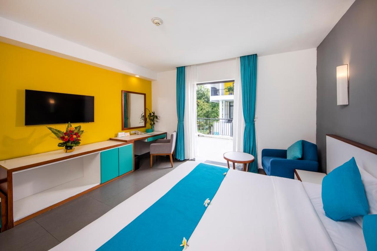 Deluxe Room with Pool View