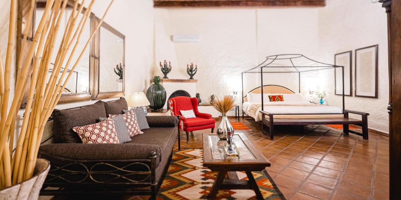 Grand Master Suite,1436952610:JPEG