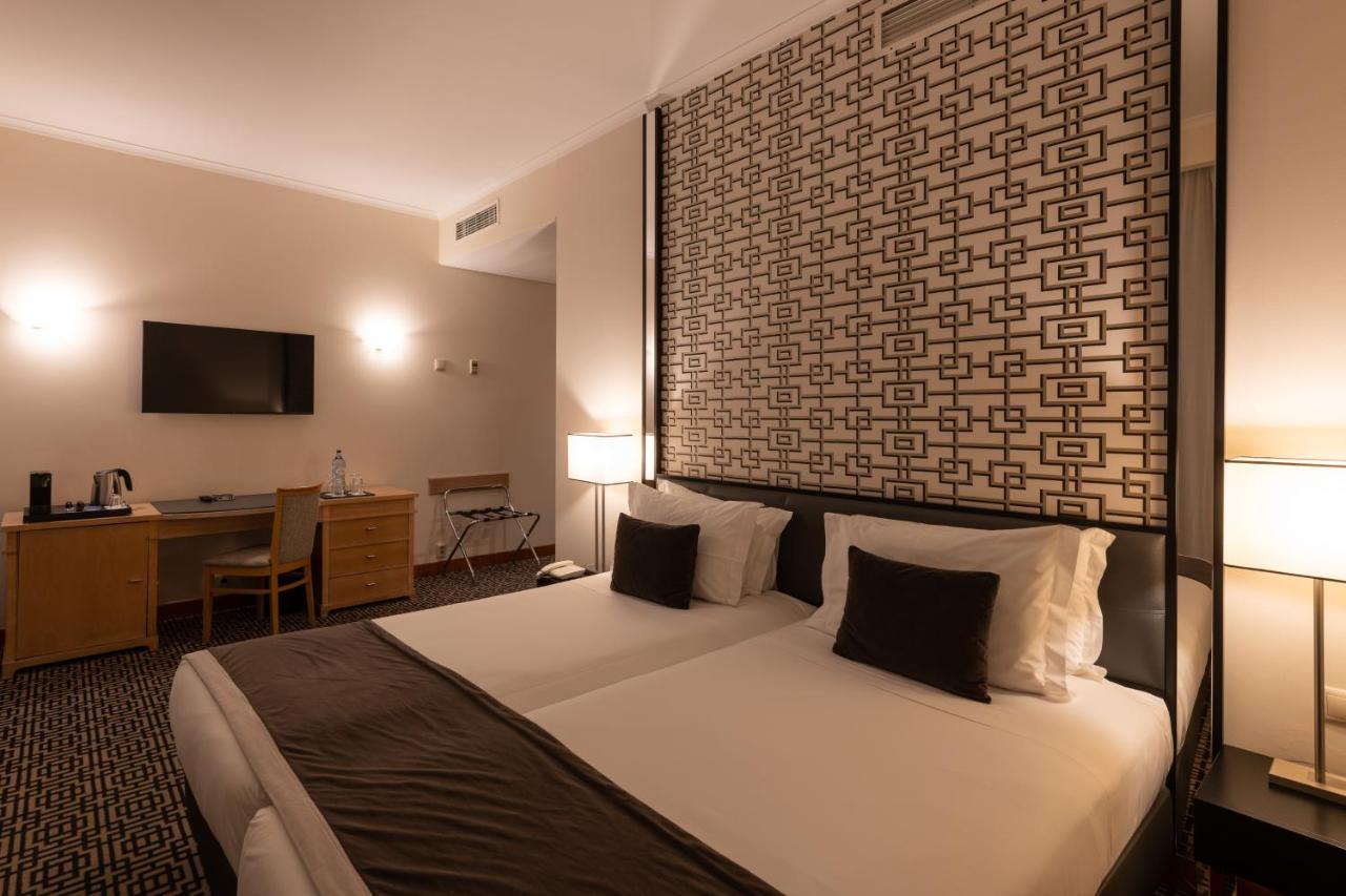 Deluxe Double or Twin Room Balcony,1421714097:JPEG