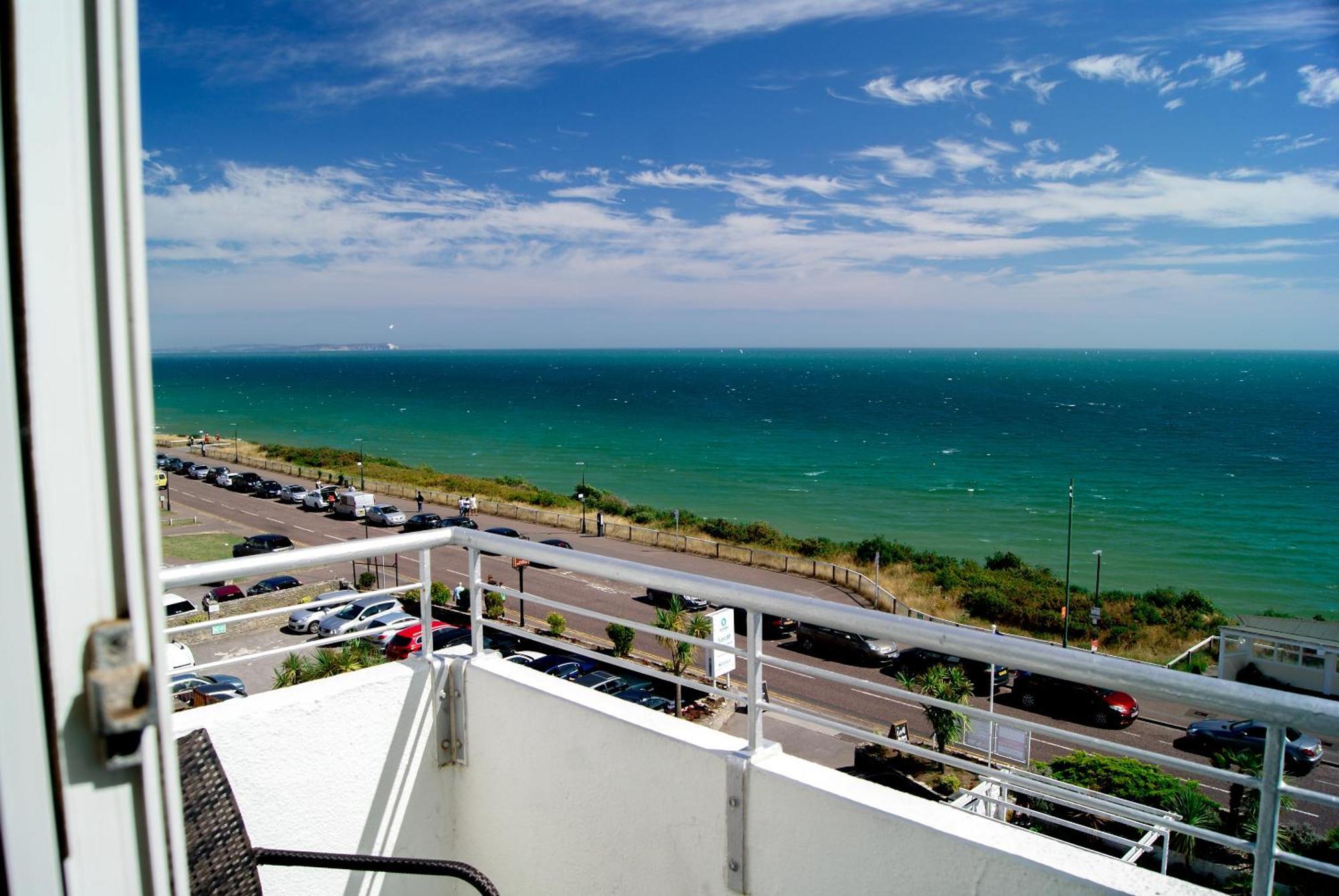 Family Room with Sea View (2 Adults + 1 Child)