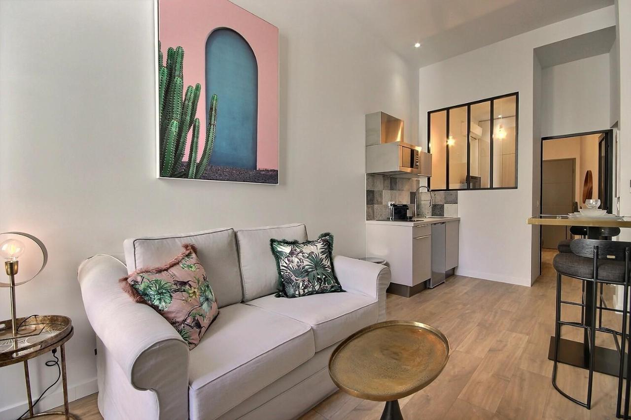 Deluxe Apartment,1485317159:JPEG