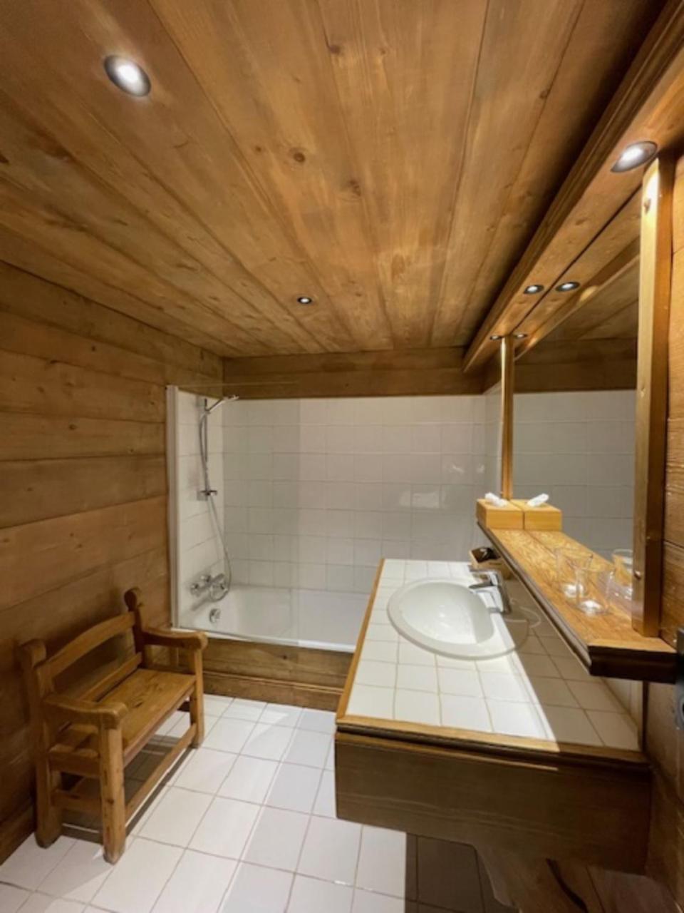 Triple Room with Pool View,1499964367:JPEG