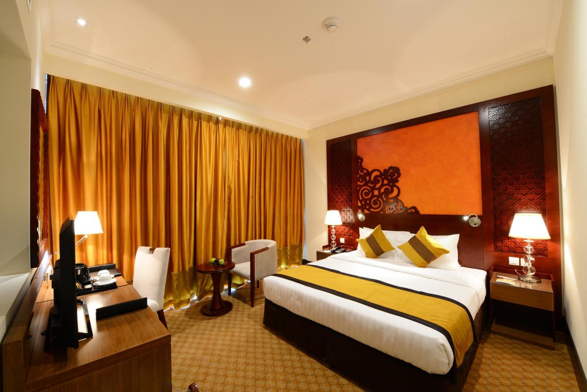 Executive Suite,1498994905:JPEG