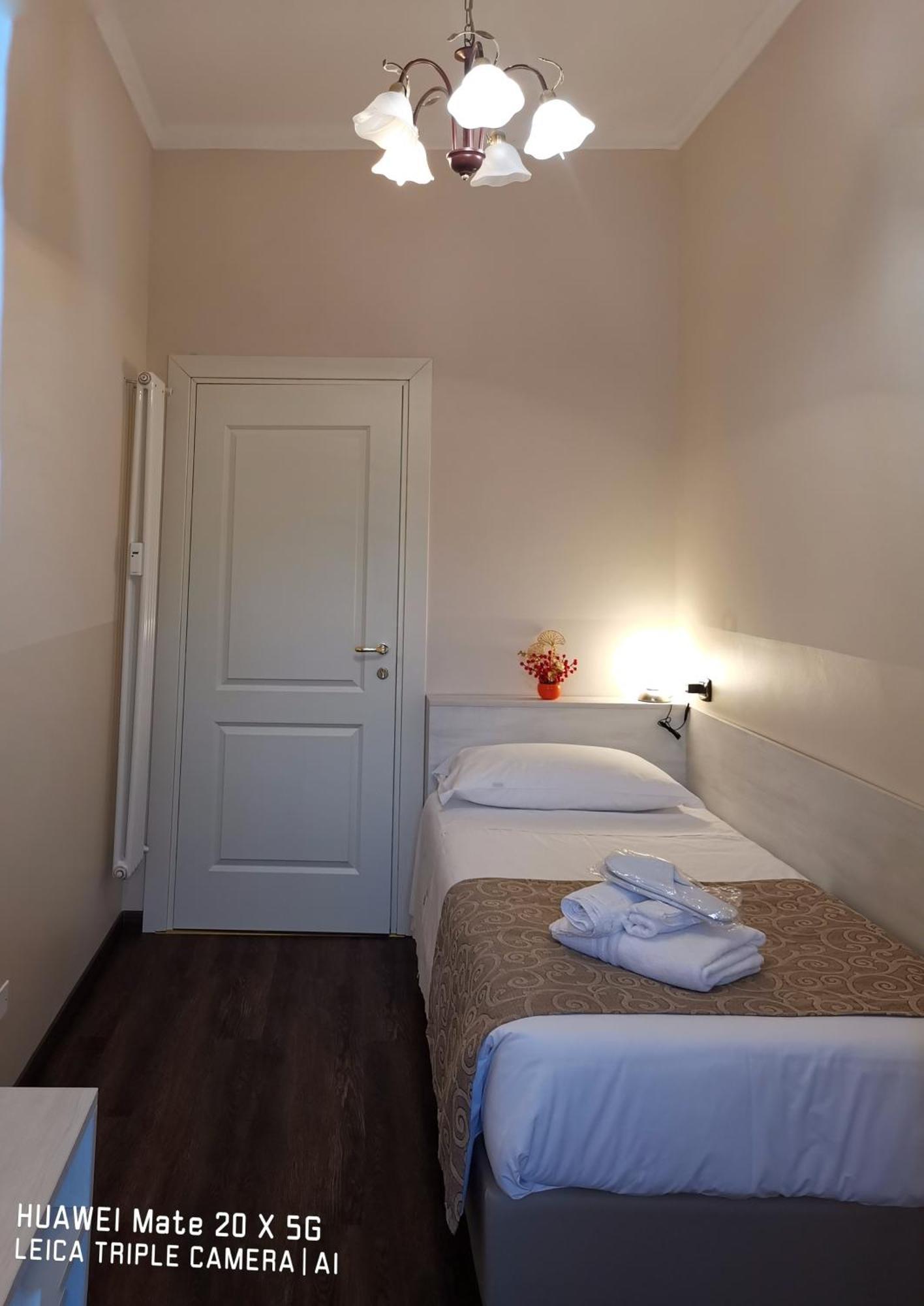 Camera Singola con Bagno Privato Esterno
