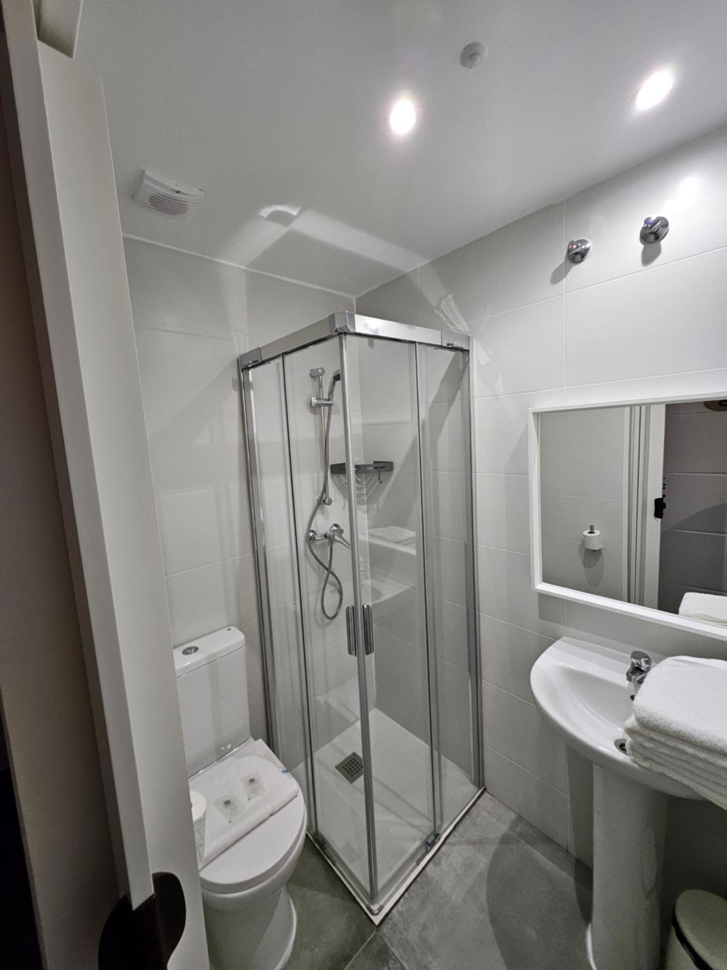 Double Room Private Bathroom