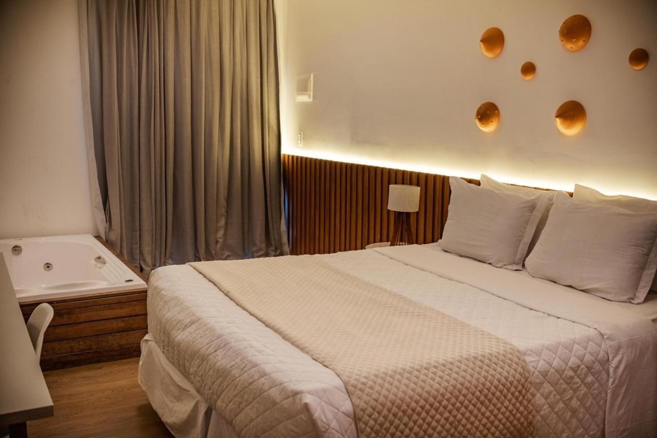 Deluxe Double Room Bath