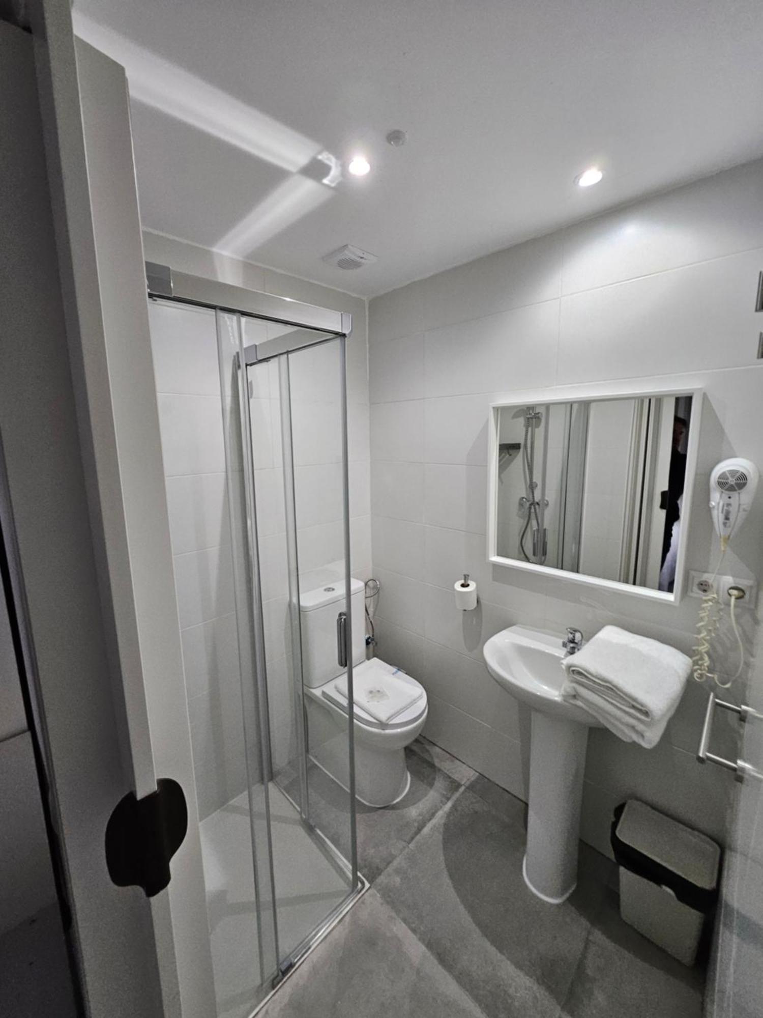 Double Room Private Bathroom