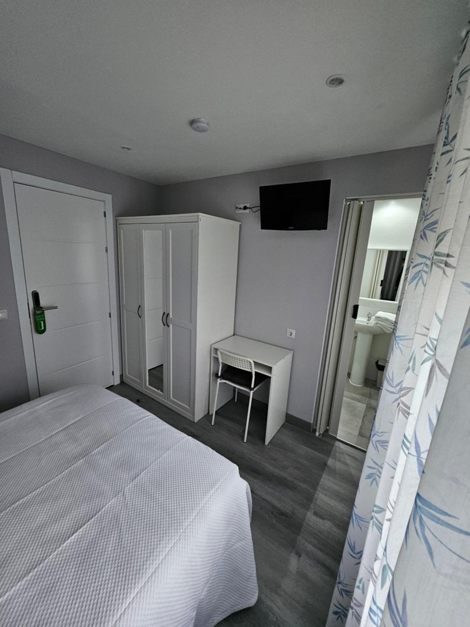 Double Room Private Bathroom