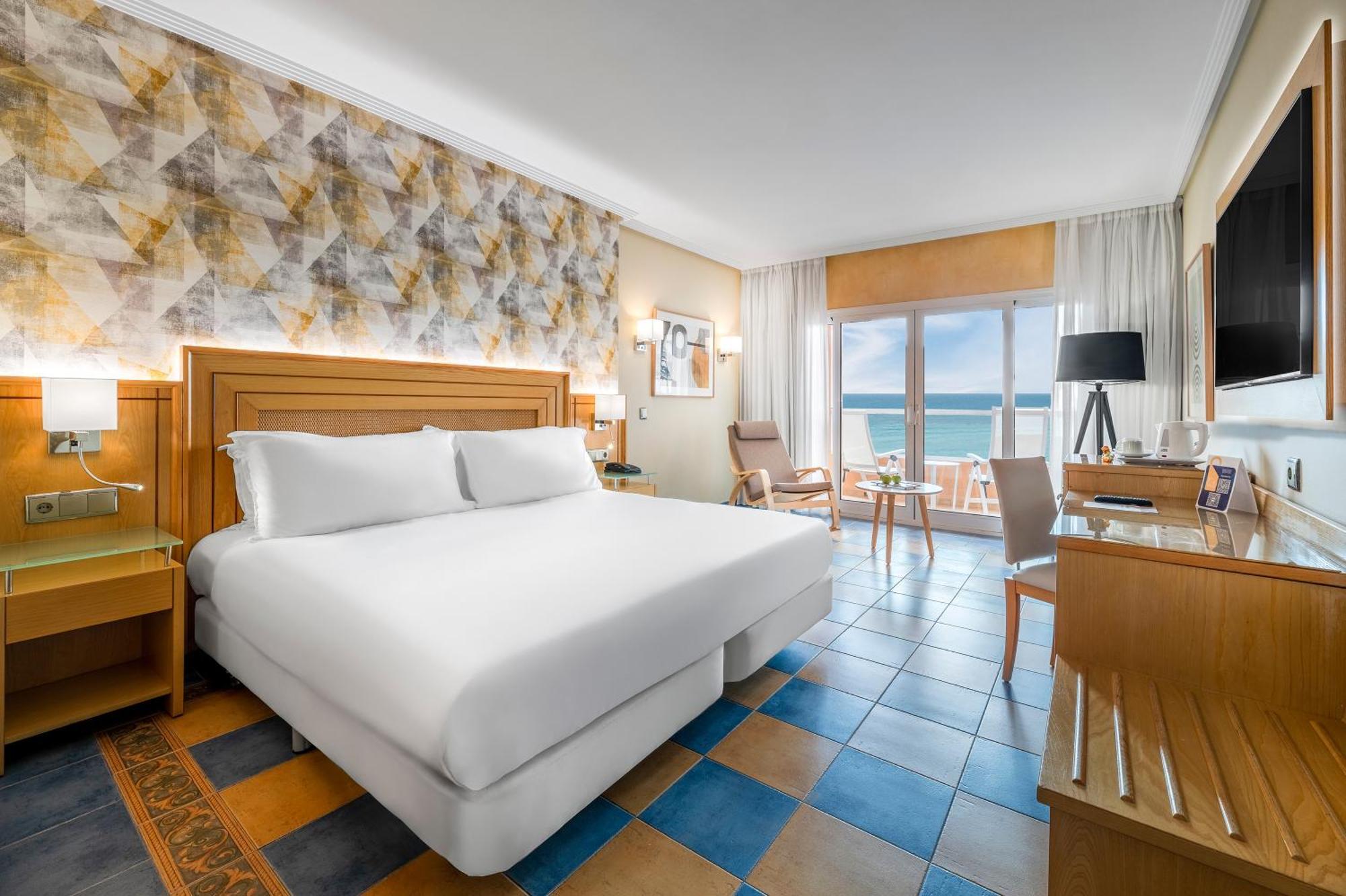 Double or Twin Room with Sea View