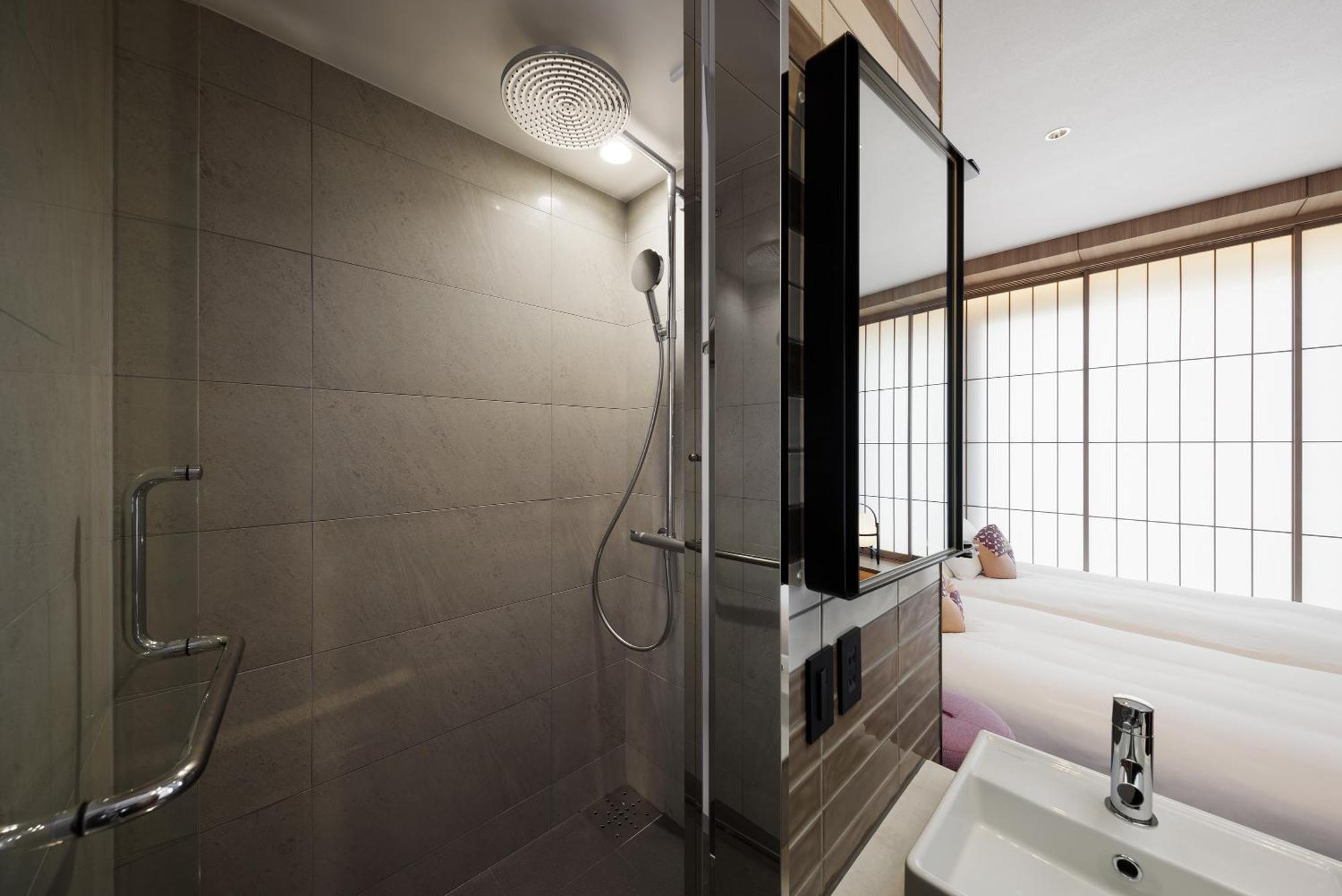 YOSE King Room