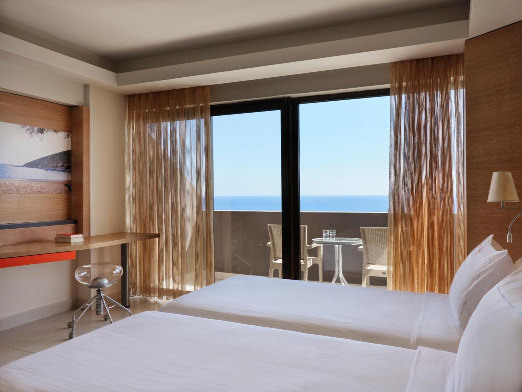 Double or Twin Room Premium Front Sea View,1588136986:JPEG