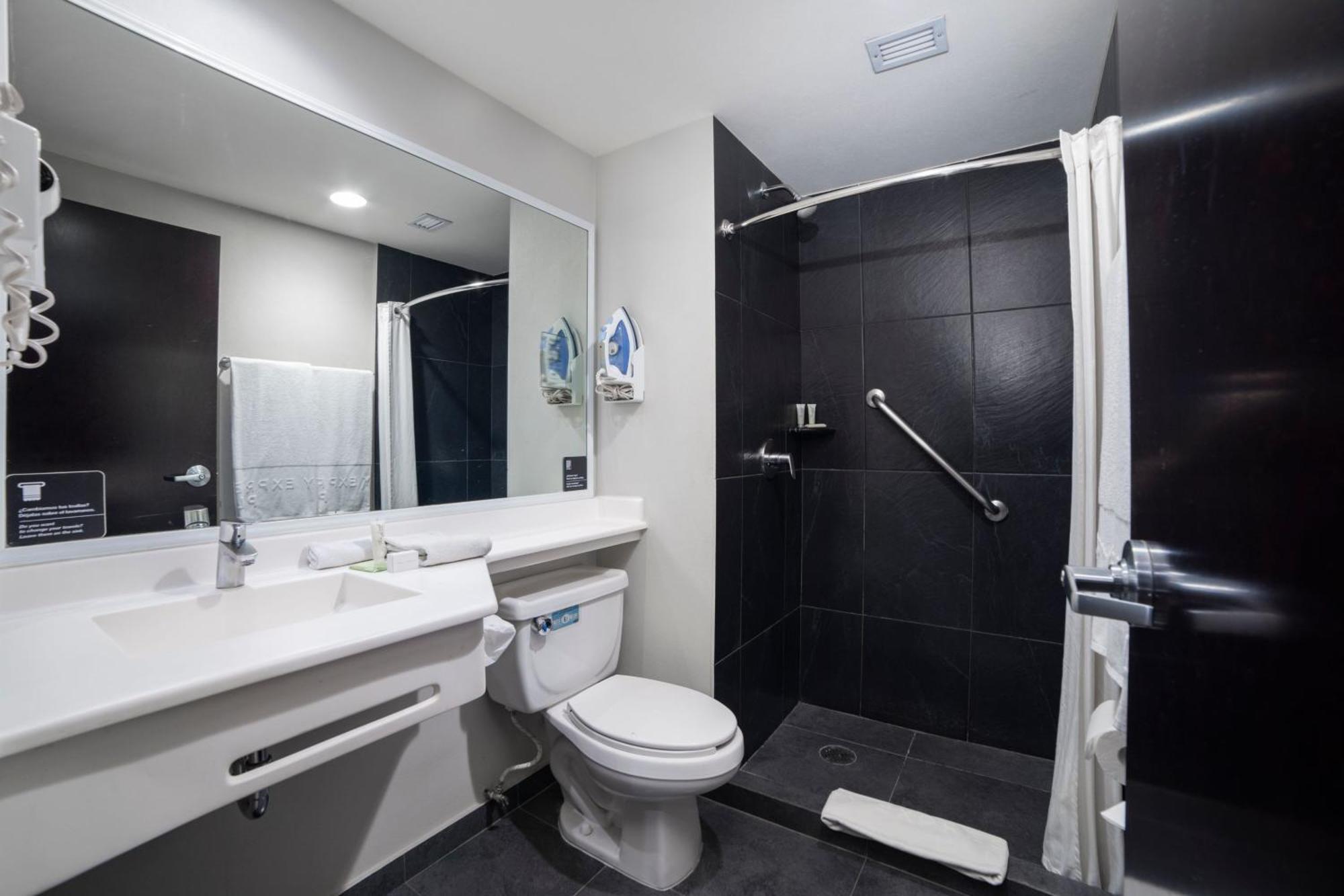 Habitación Doble Superior con sofá cama