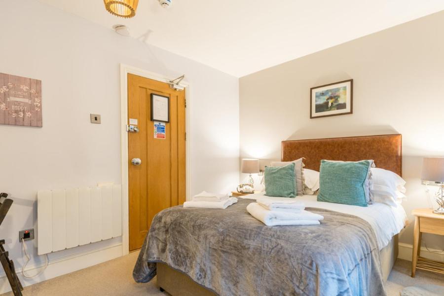 Double Room No Pets Allowed