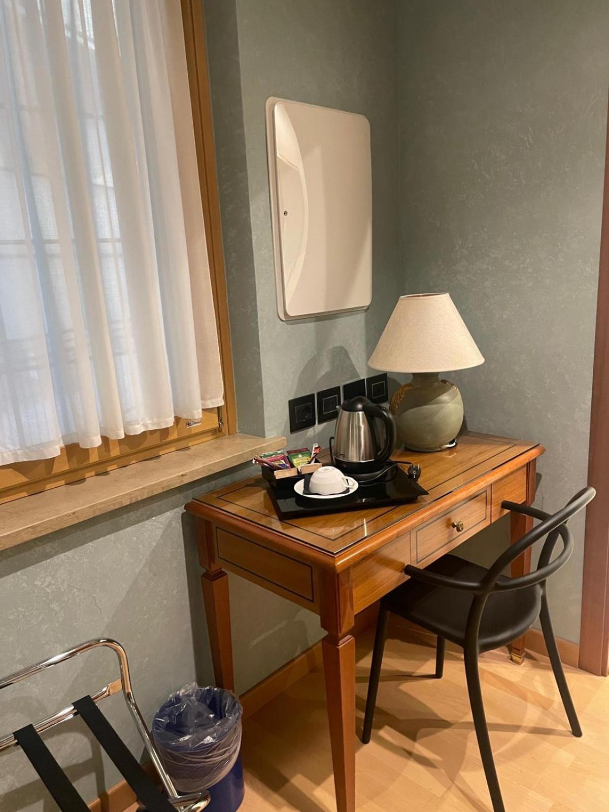 Queen Room,1541958409:JPEG