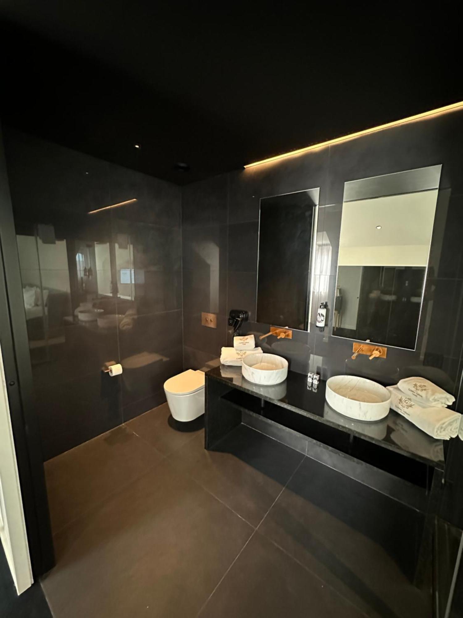 Standard Double Suite