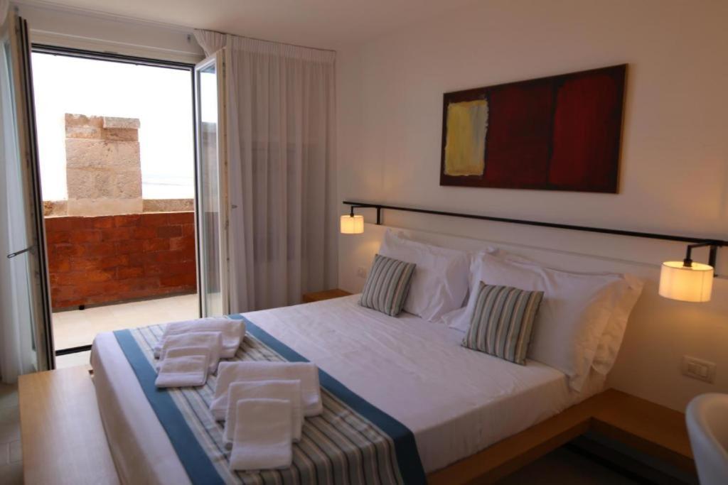 Executive Suite,713069920:JPEG