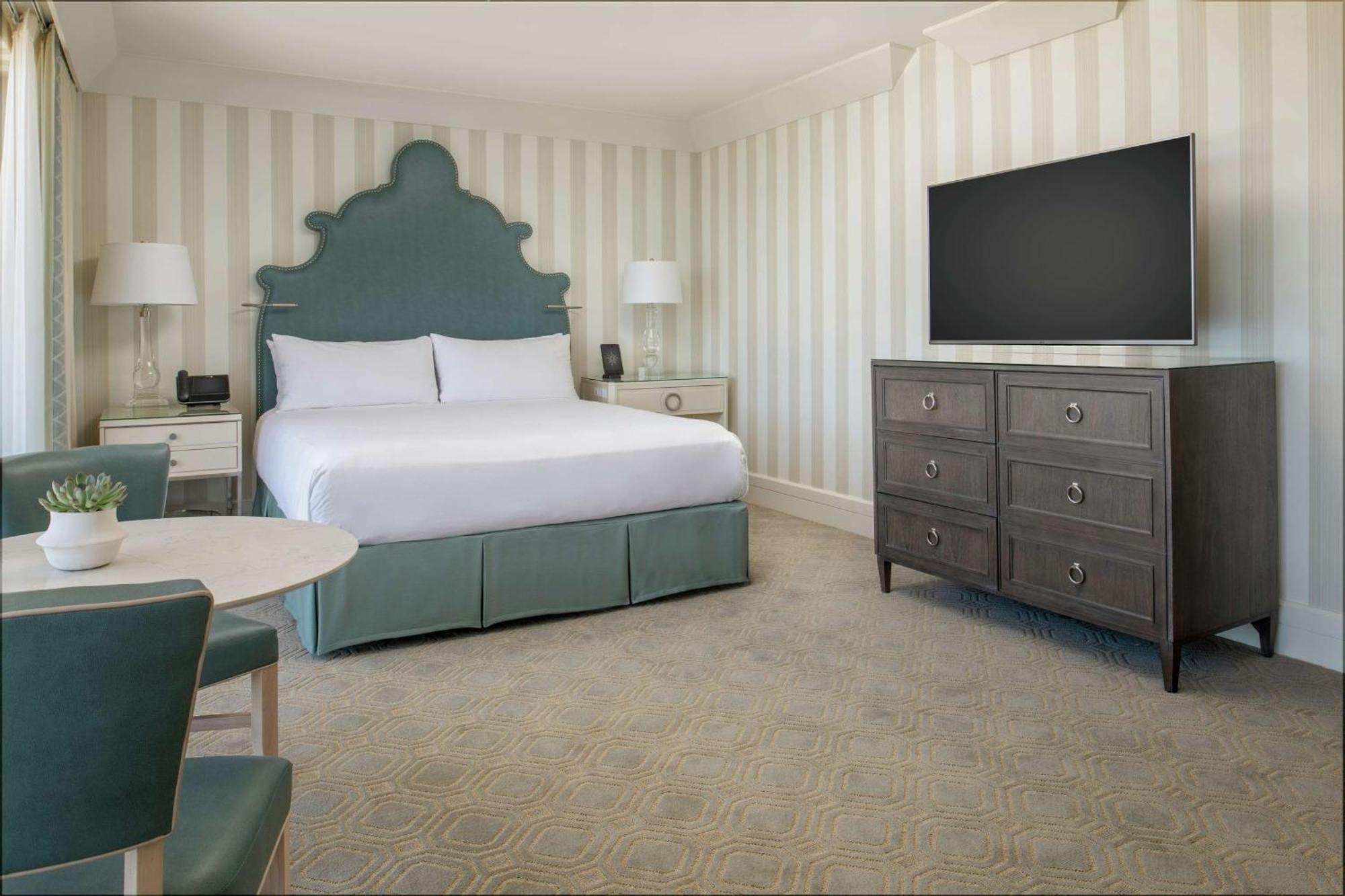 Deluxe Room Mobility Hearing Access