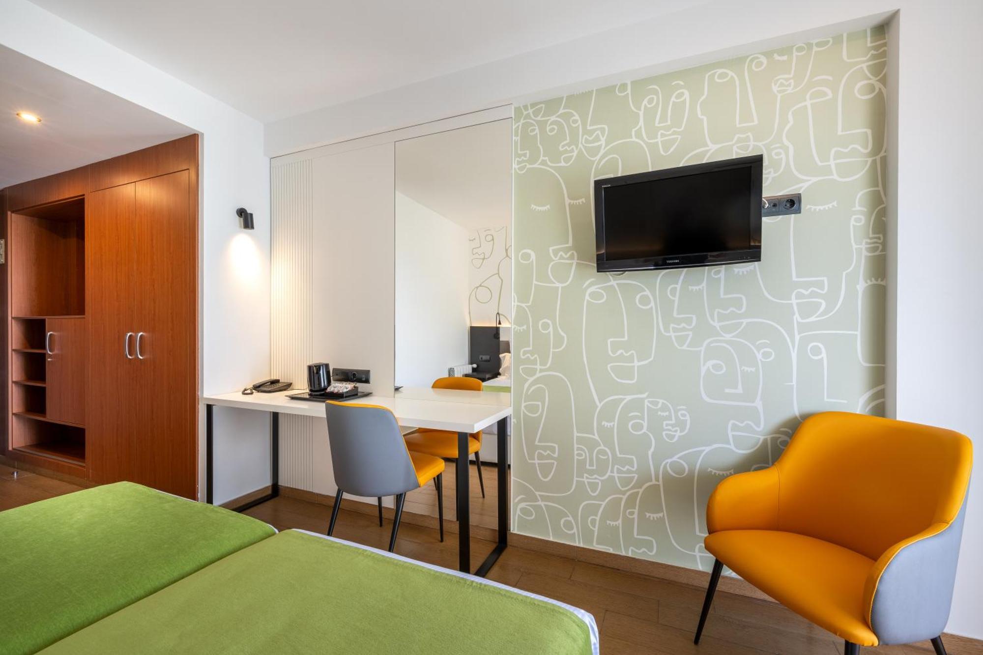 Premium Double or Twin Room,1553276221:JPEG