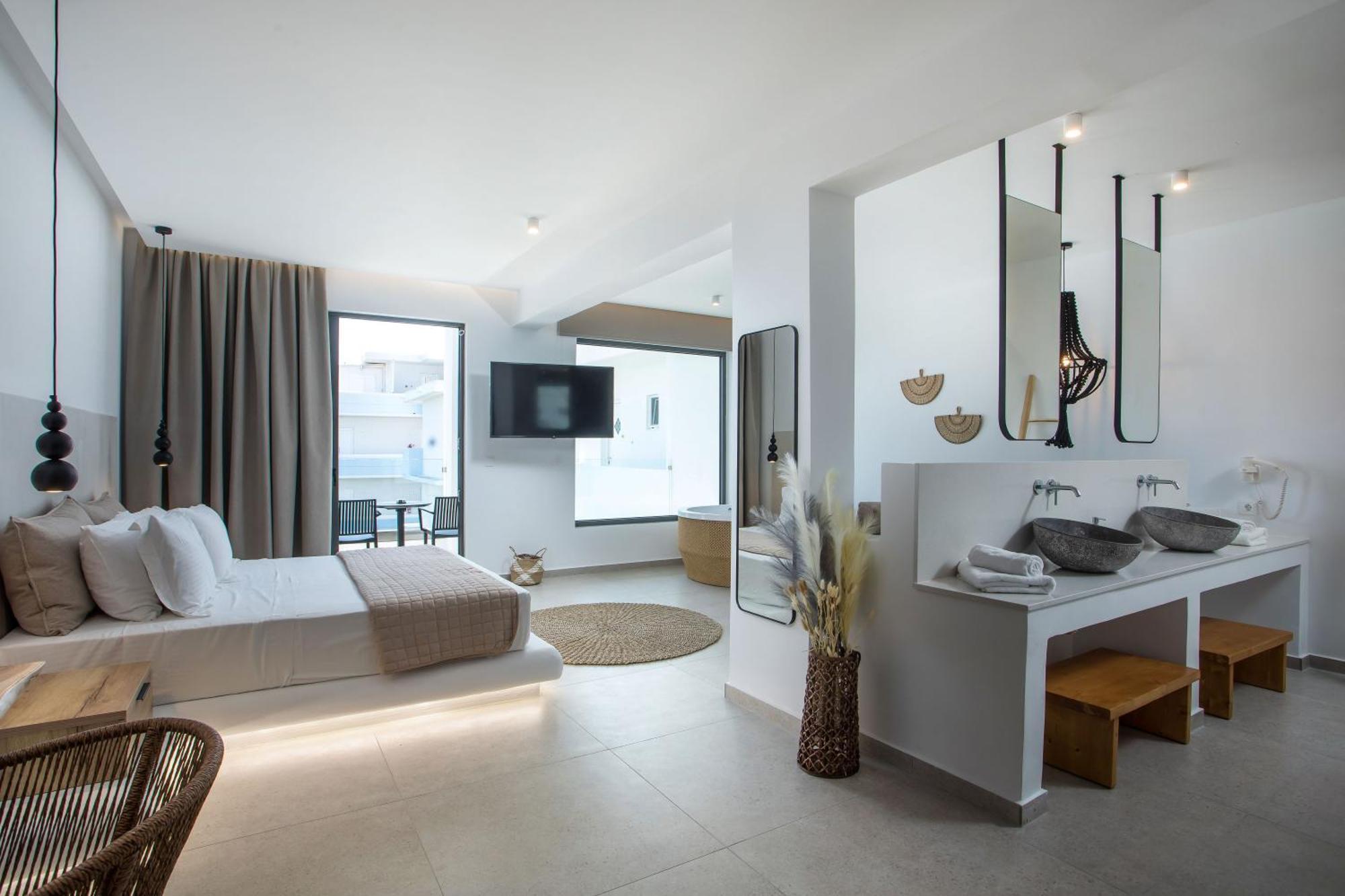 Deluxe Suite Spa Bath