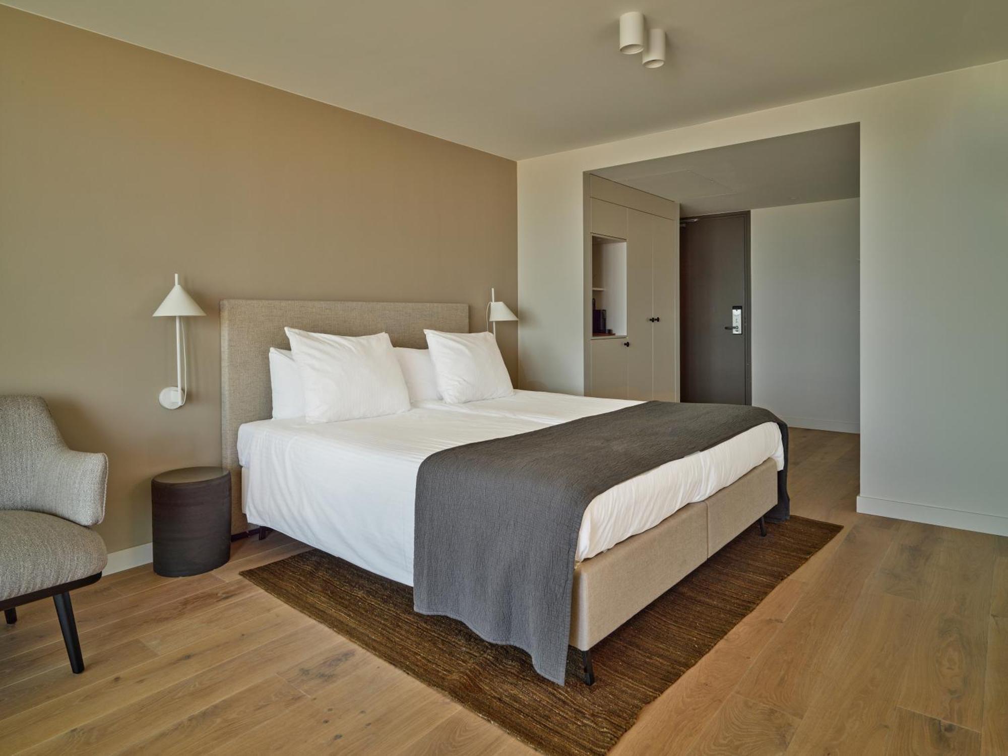 Cosy Seaview,1555551085:JPEG