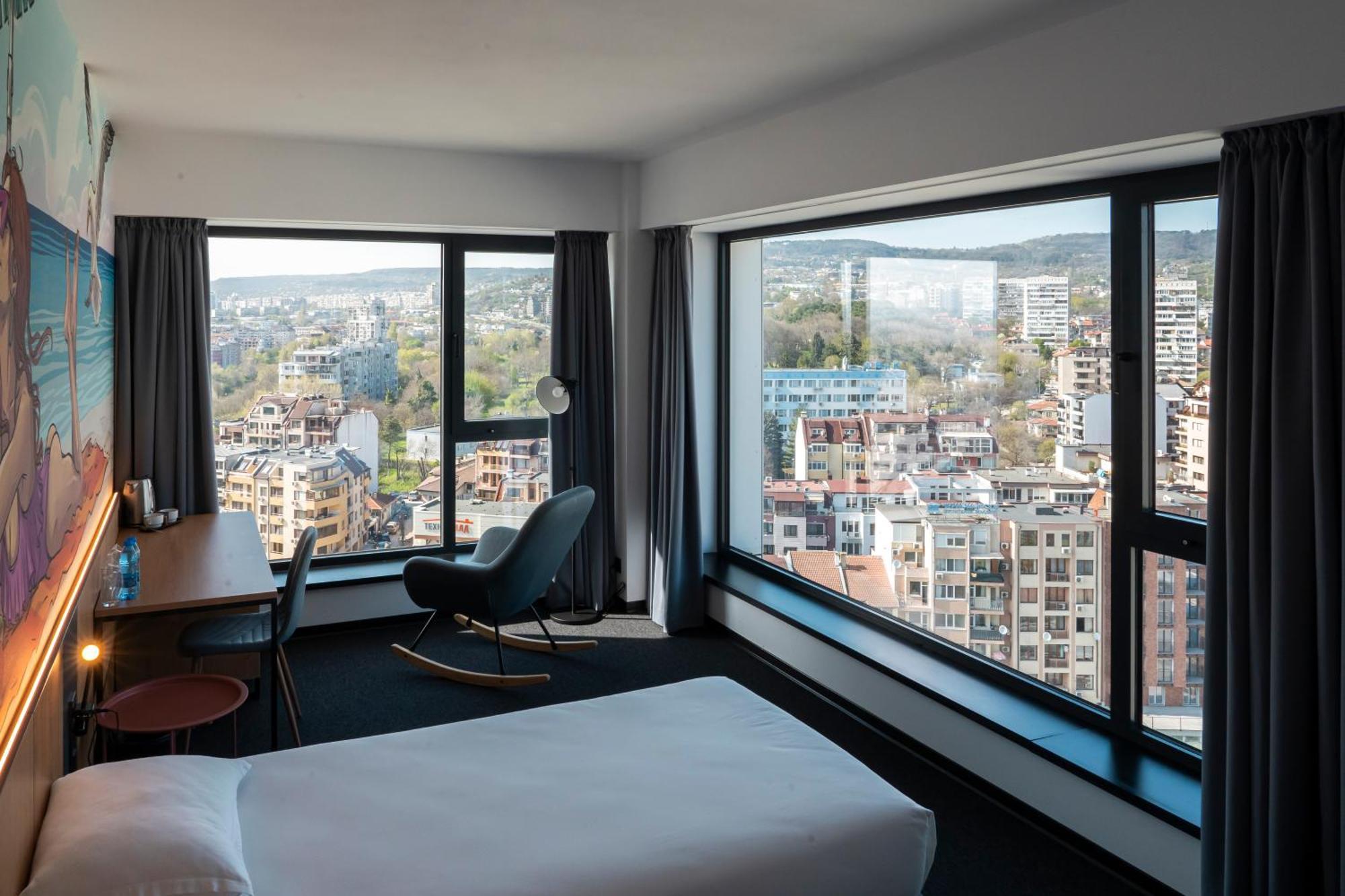 Double Room City View,1558231501:JPEG