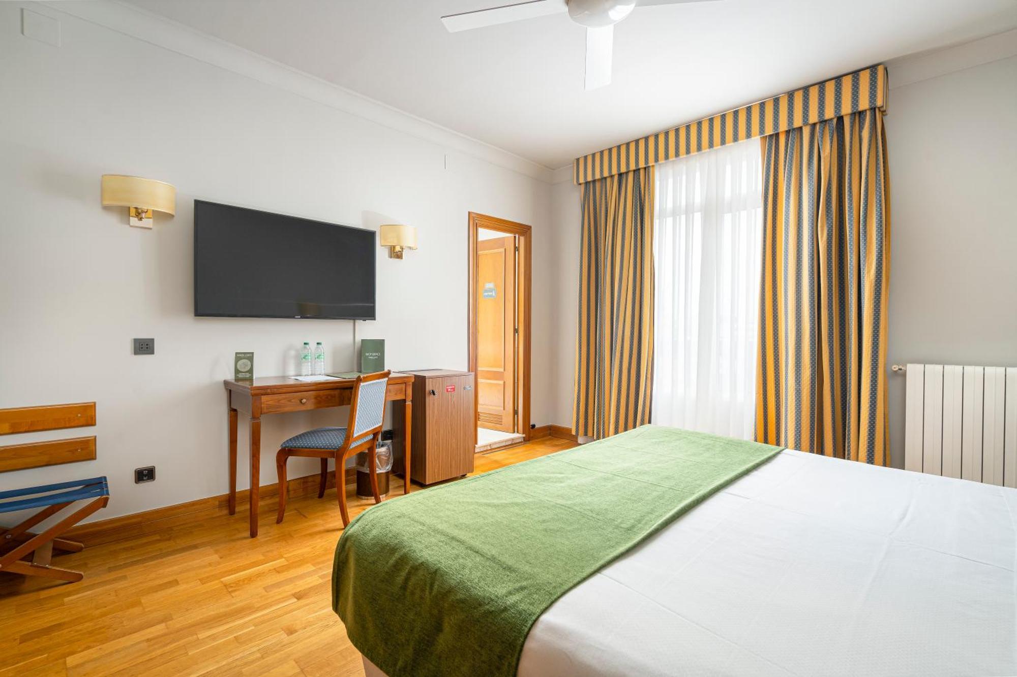 Premium Triple Room,1558528996:JPEG