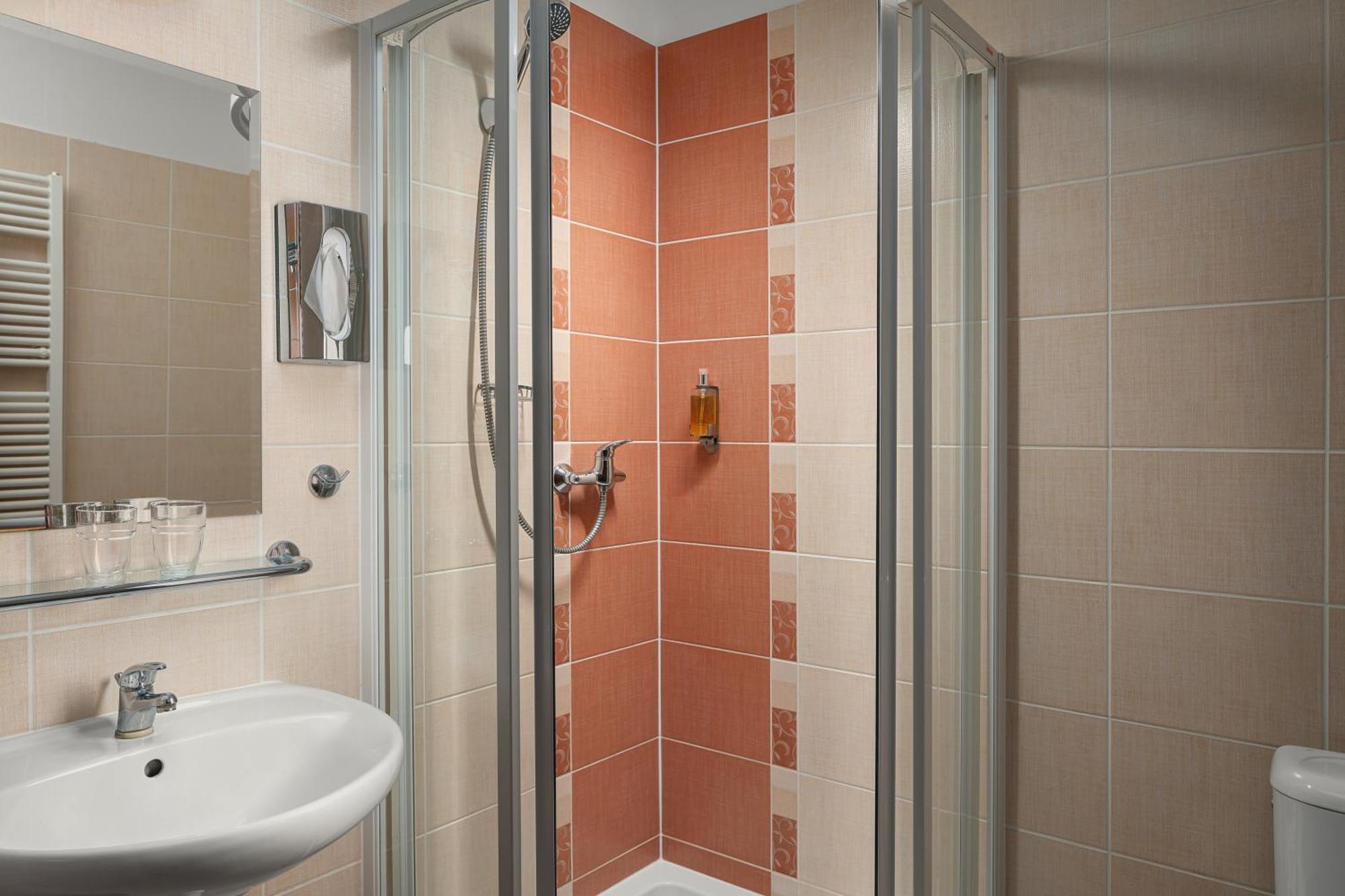 Chambre Double avec Lit d'Appoint