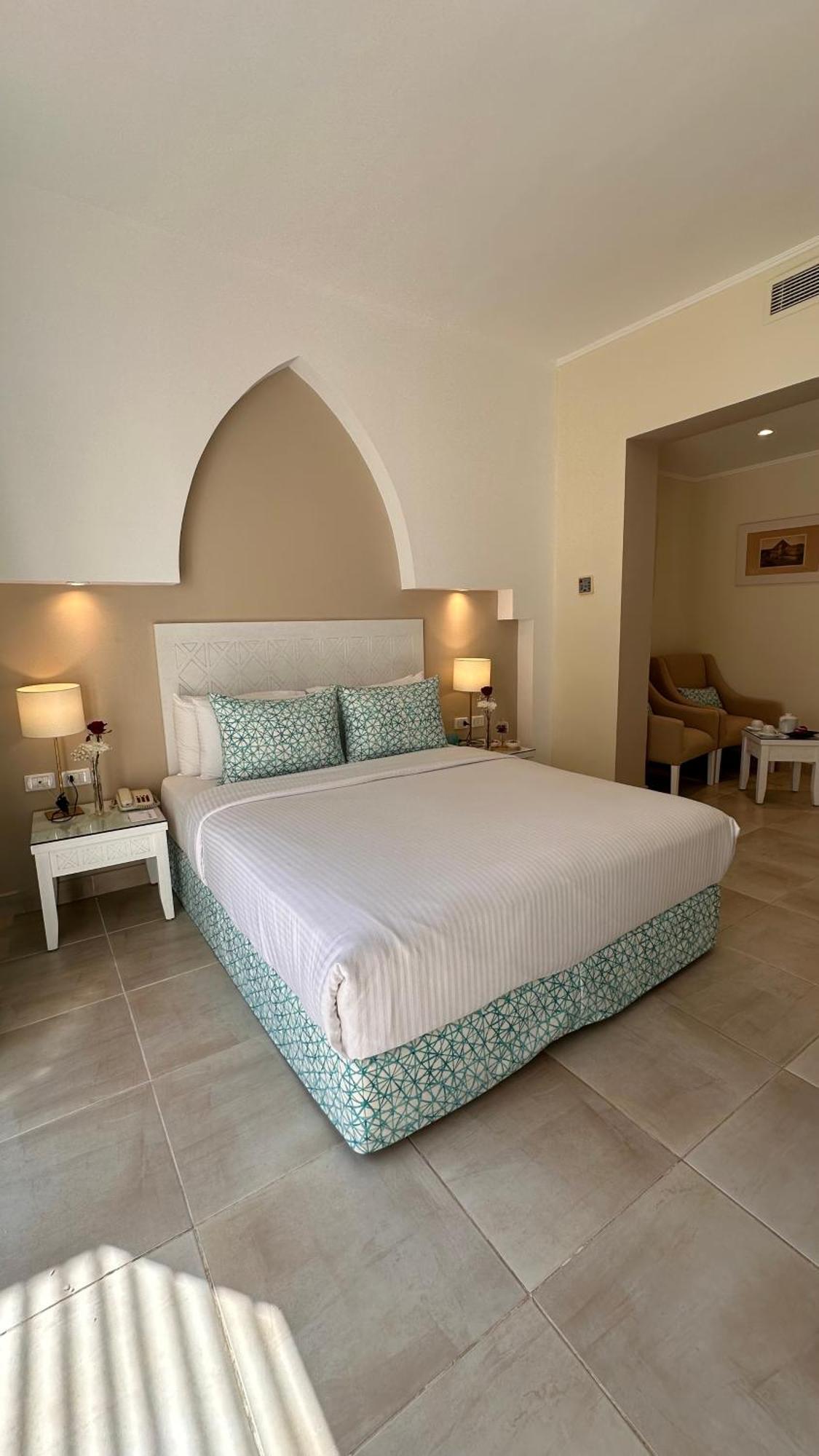 Superior Double or Twin Room with Pool View,1574712053:JPEG
