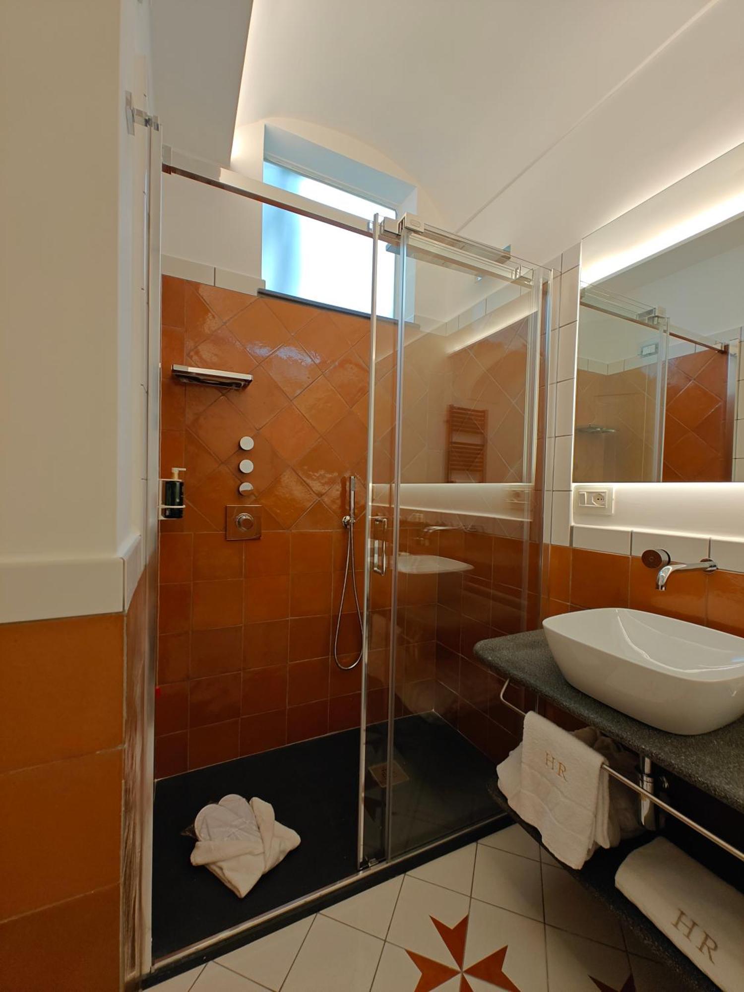 Premium Deluxe with Balcony,1576684757:JPEG