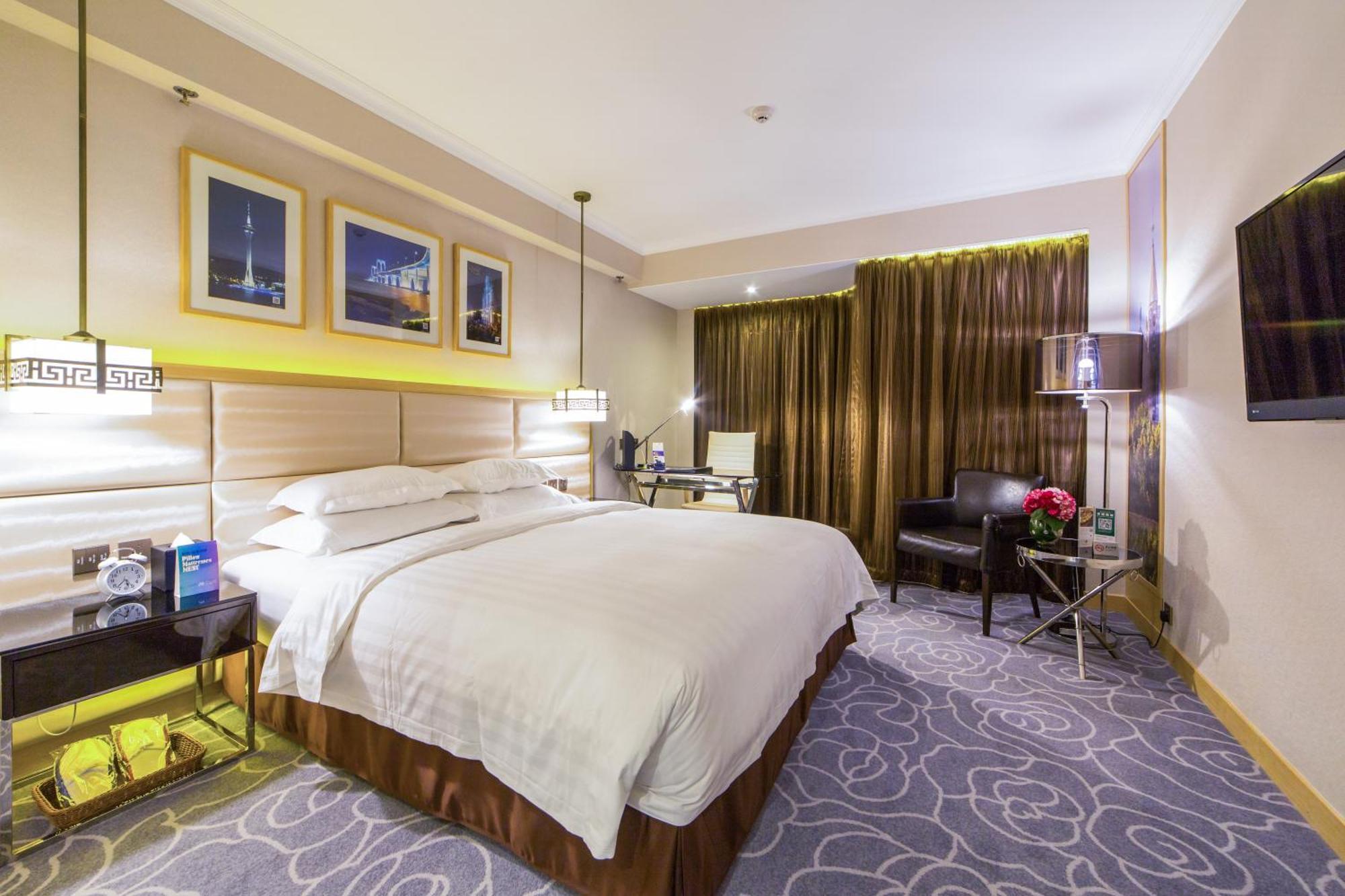 Deluxe Double or Twin Room