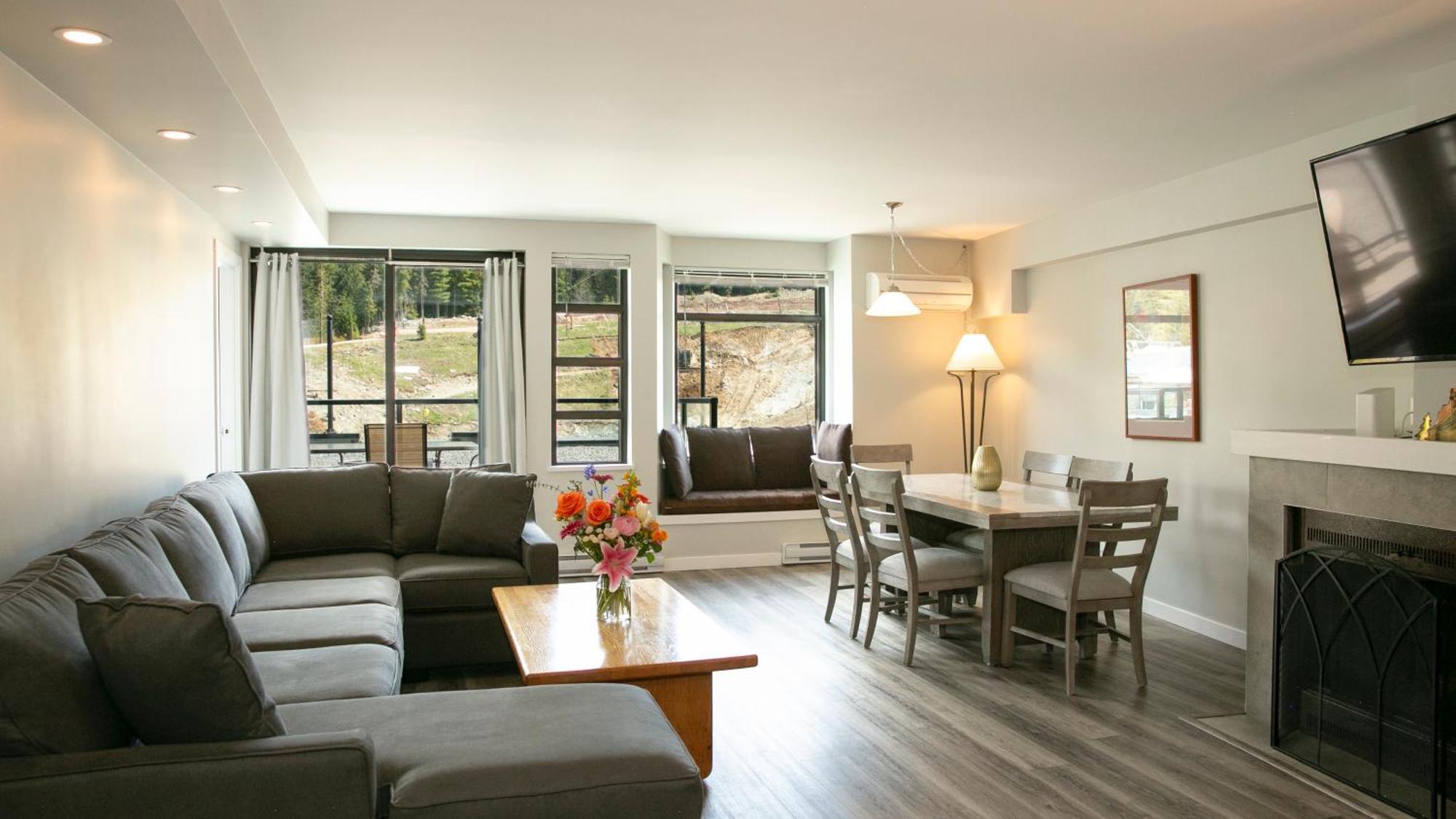 Two-Bedroom Suite Silver Unit 202,1580657227:JPEG
