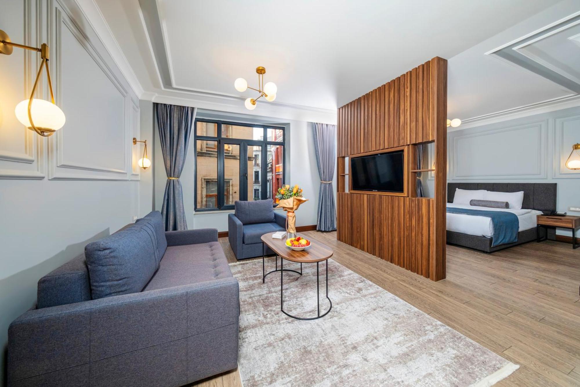 Family Suite with Kitchenette