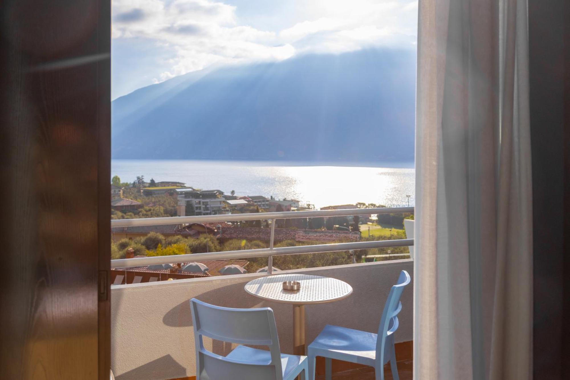 Double Room with Lake View