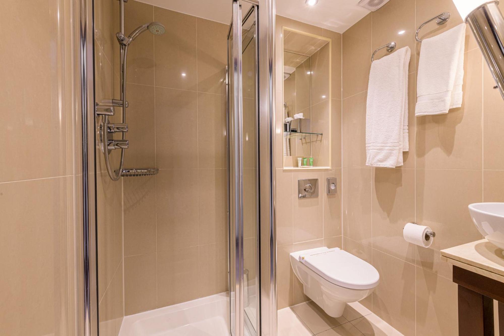 Quarto VIP com 2 Camas de Solteiro