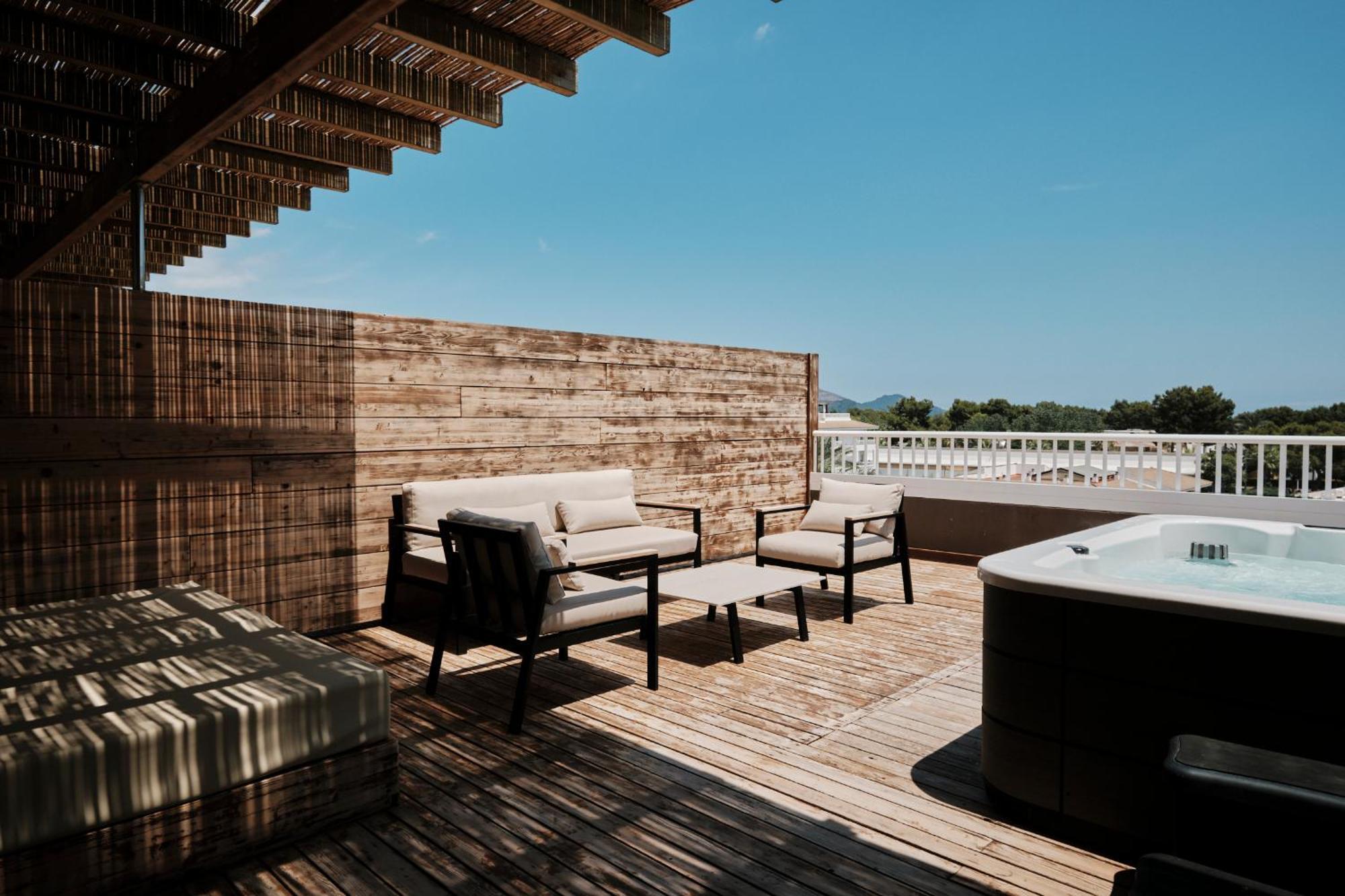One Bedroom Suite Hot Tub at Penthouse