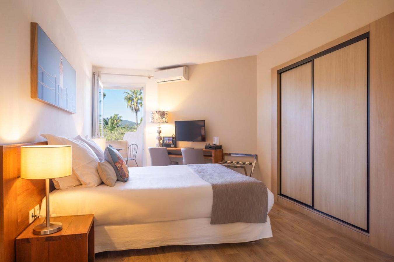 Double Room with Balcony,1589572287:JPEG