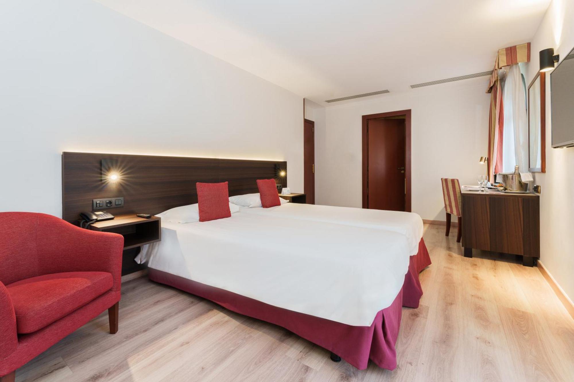 Twin Room,1591233359:JPEG