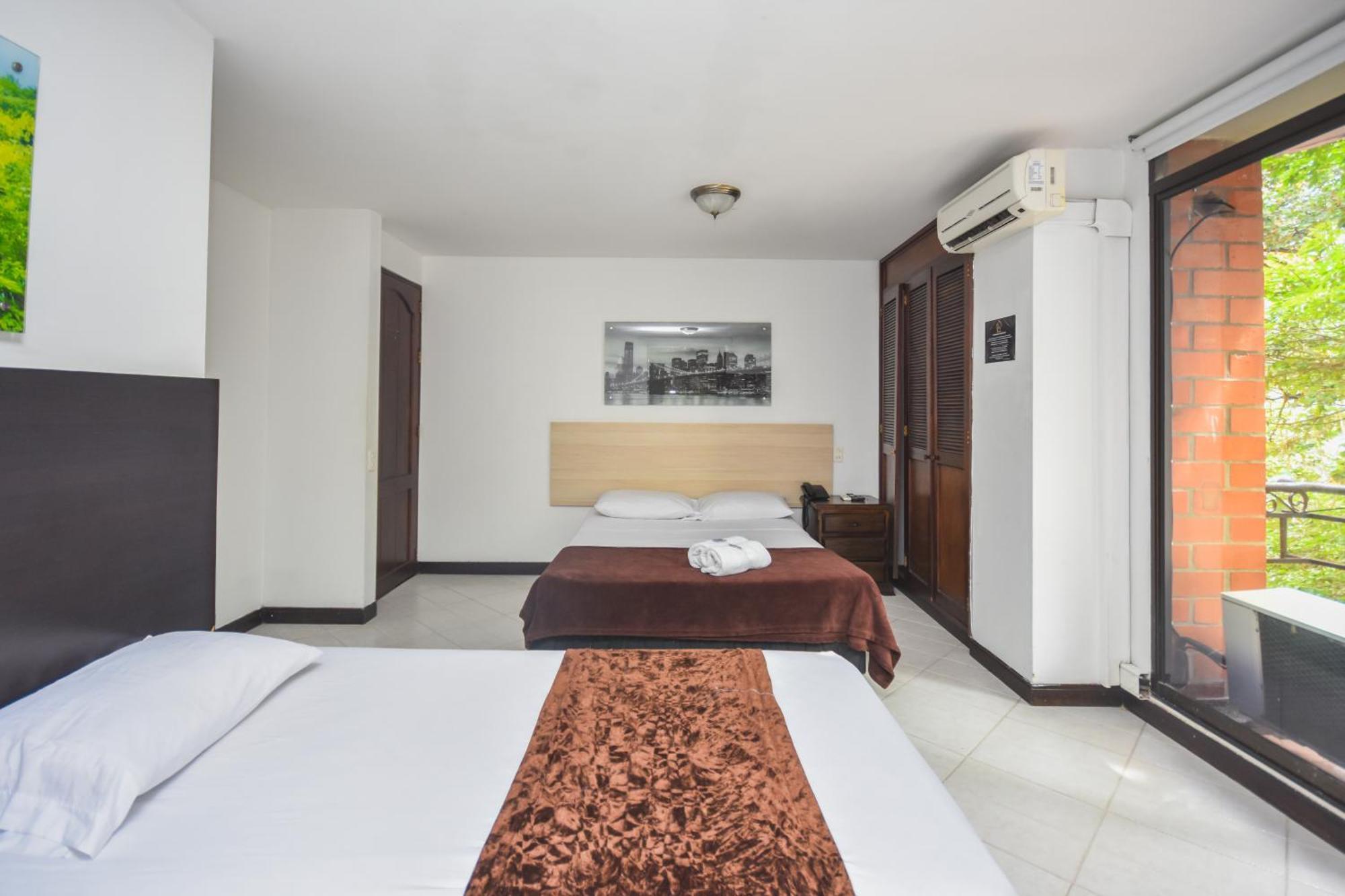 Family Room with Balcony,1593706747:JPEG