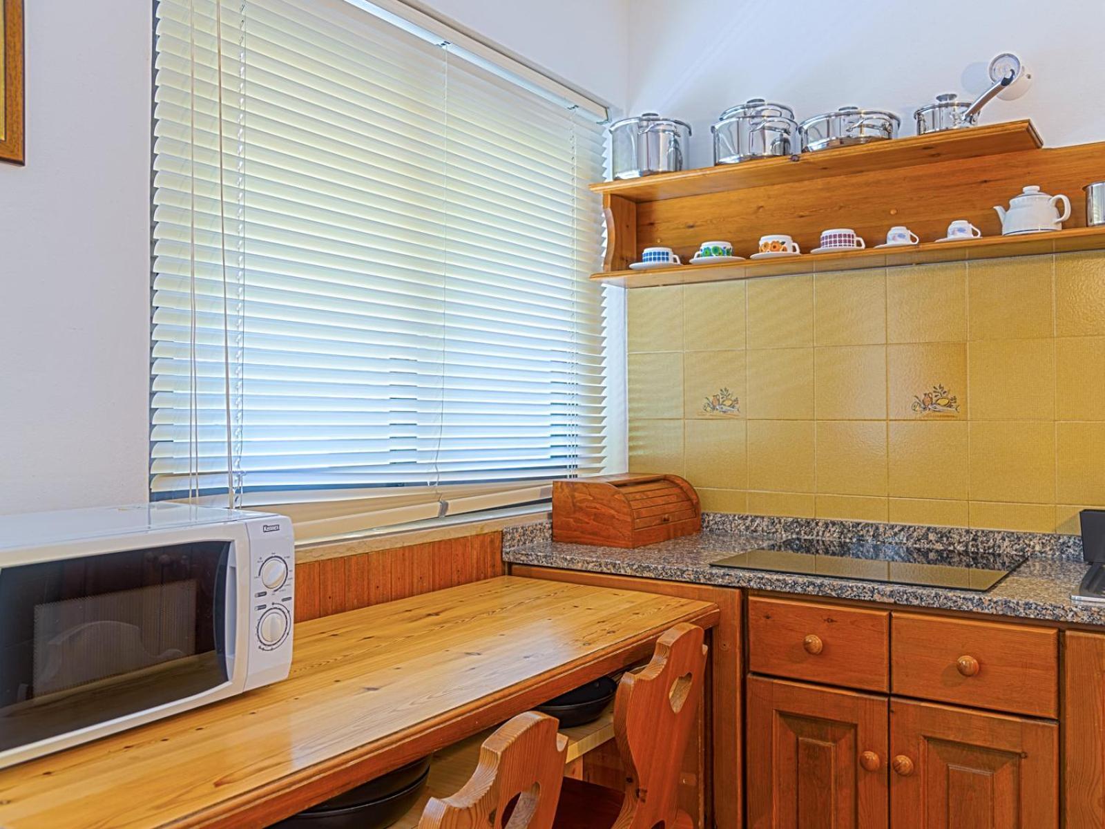One-Bedroom Apartment Sea View