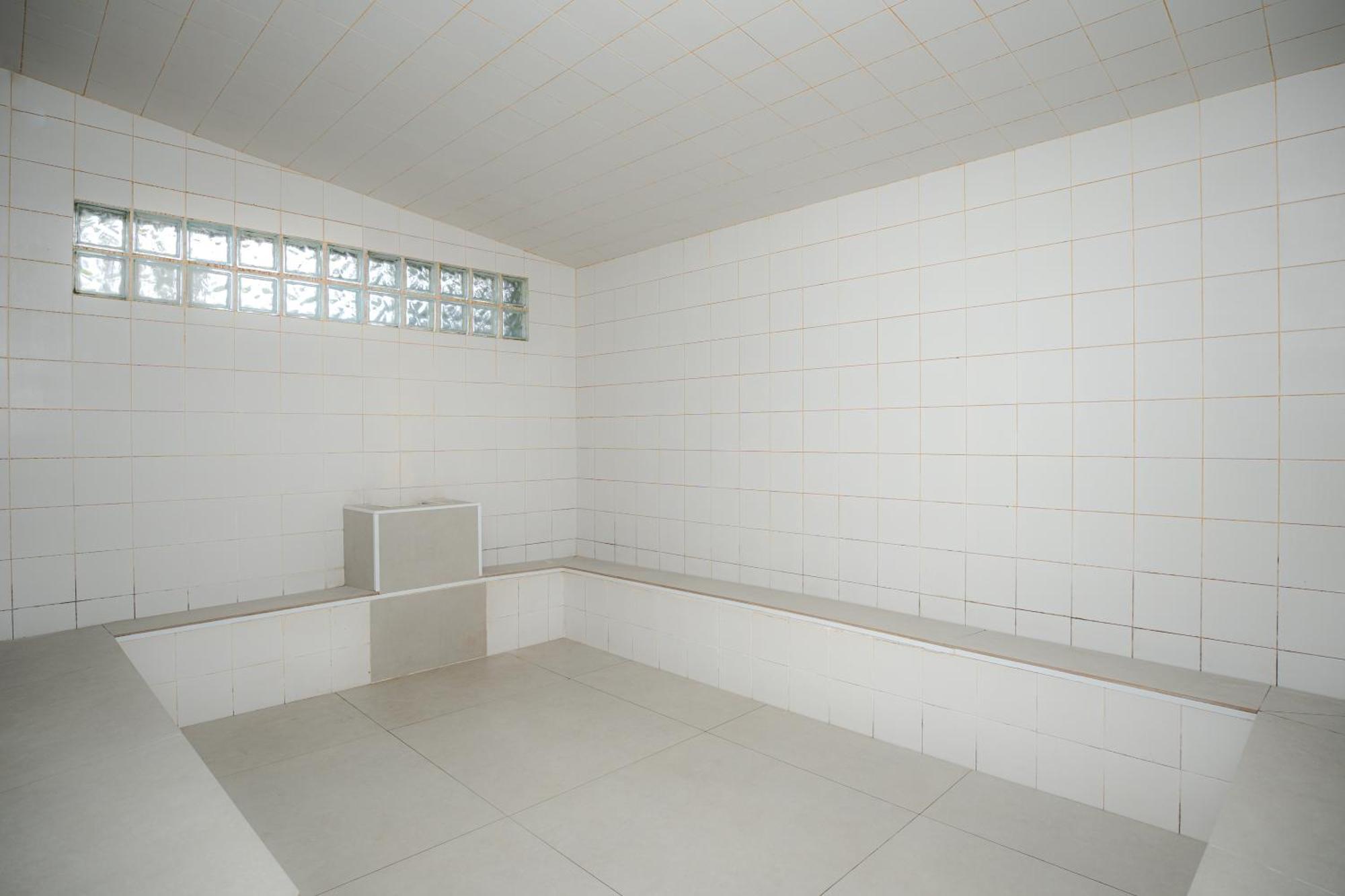 Deluxe Room,1594702784:JPEG