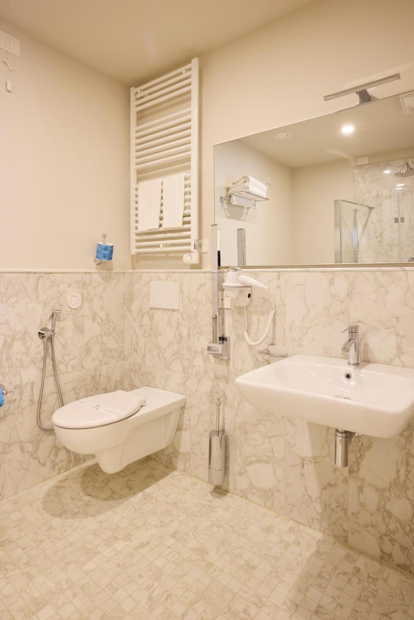 Superior Double or Twin Room Dependence