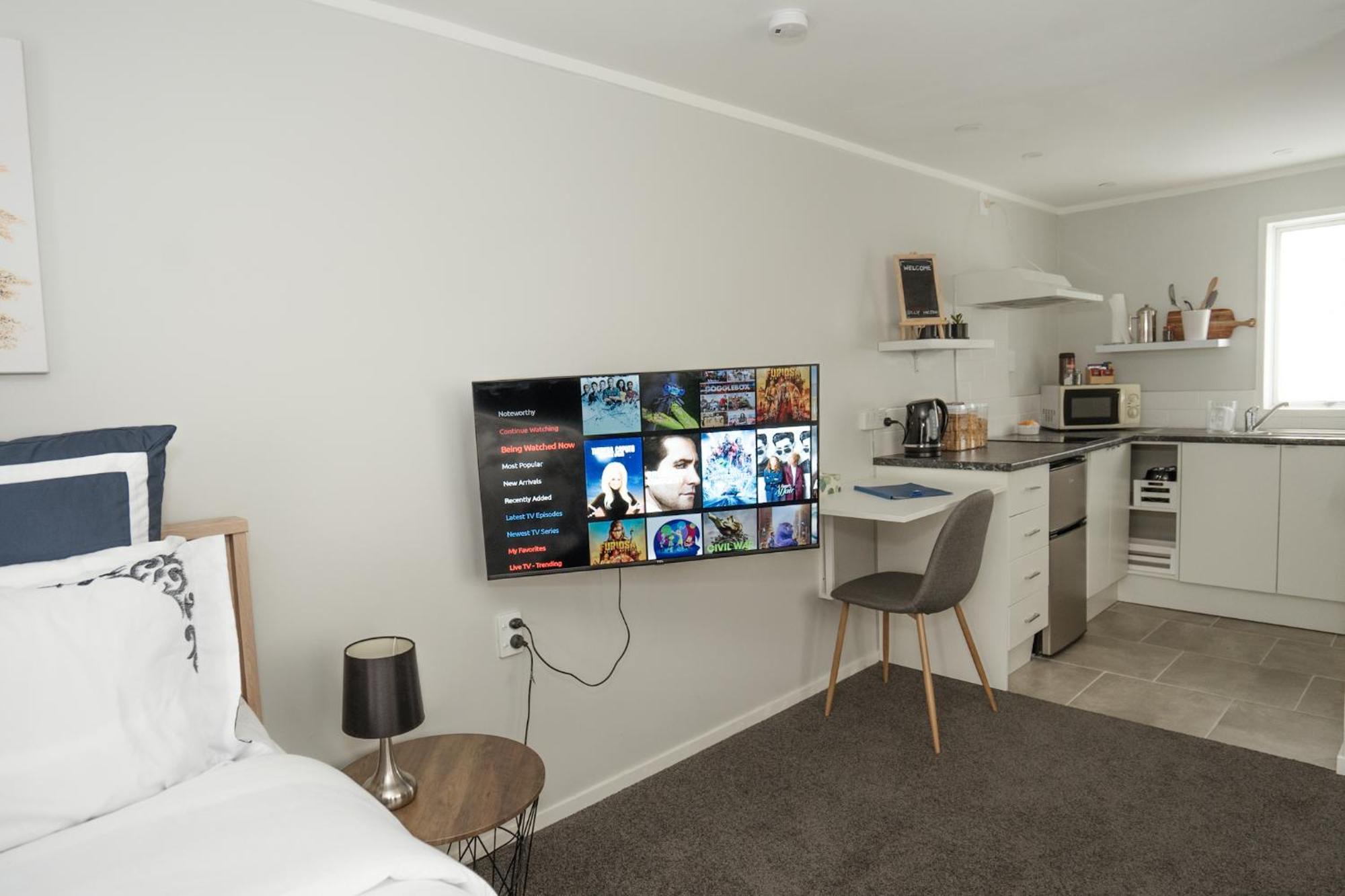 Deluxe Studio