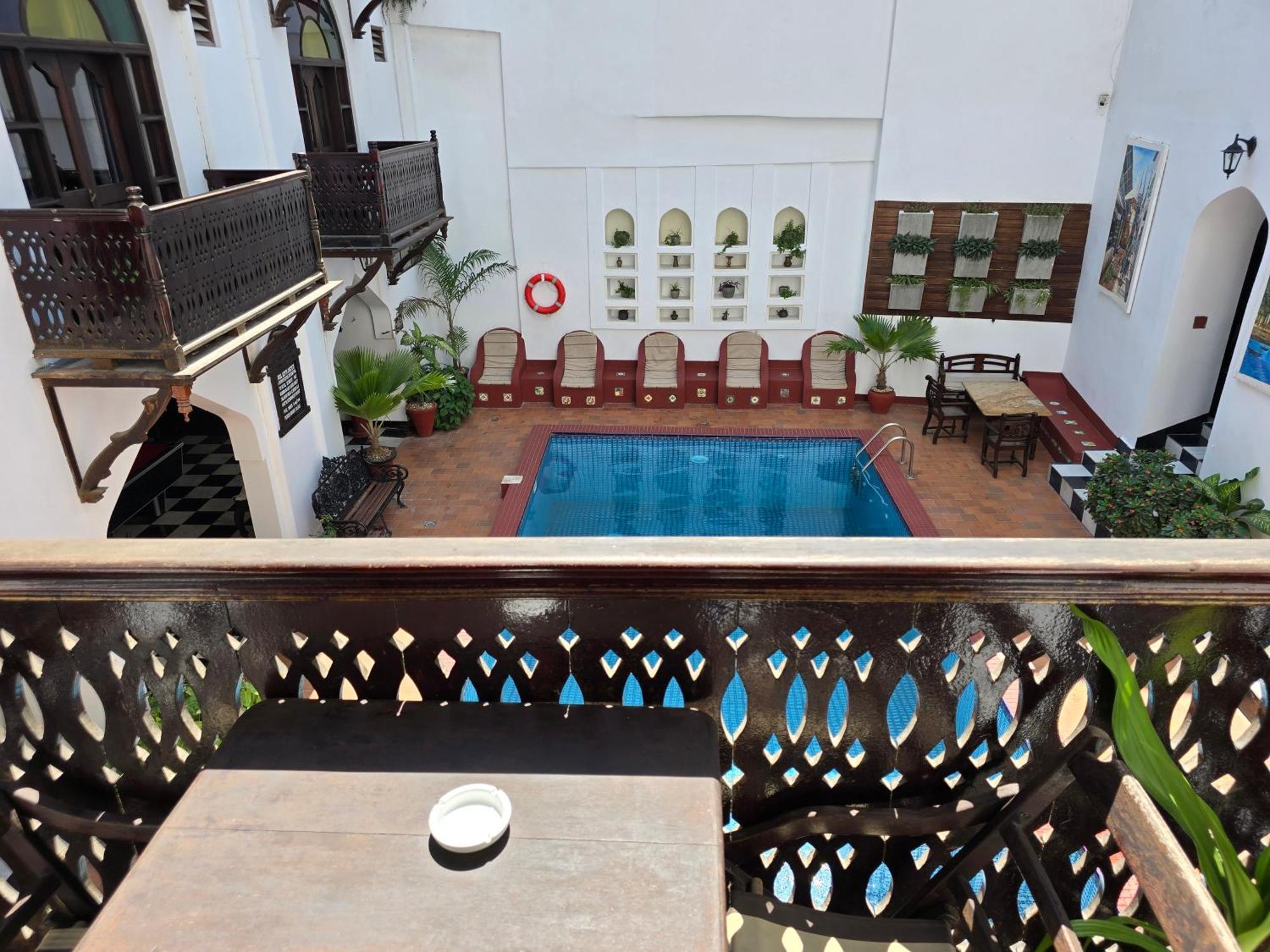 Twin Room Pool View,1602346306:JPEG