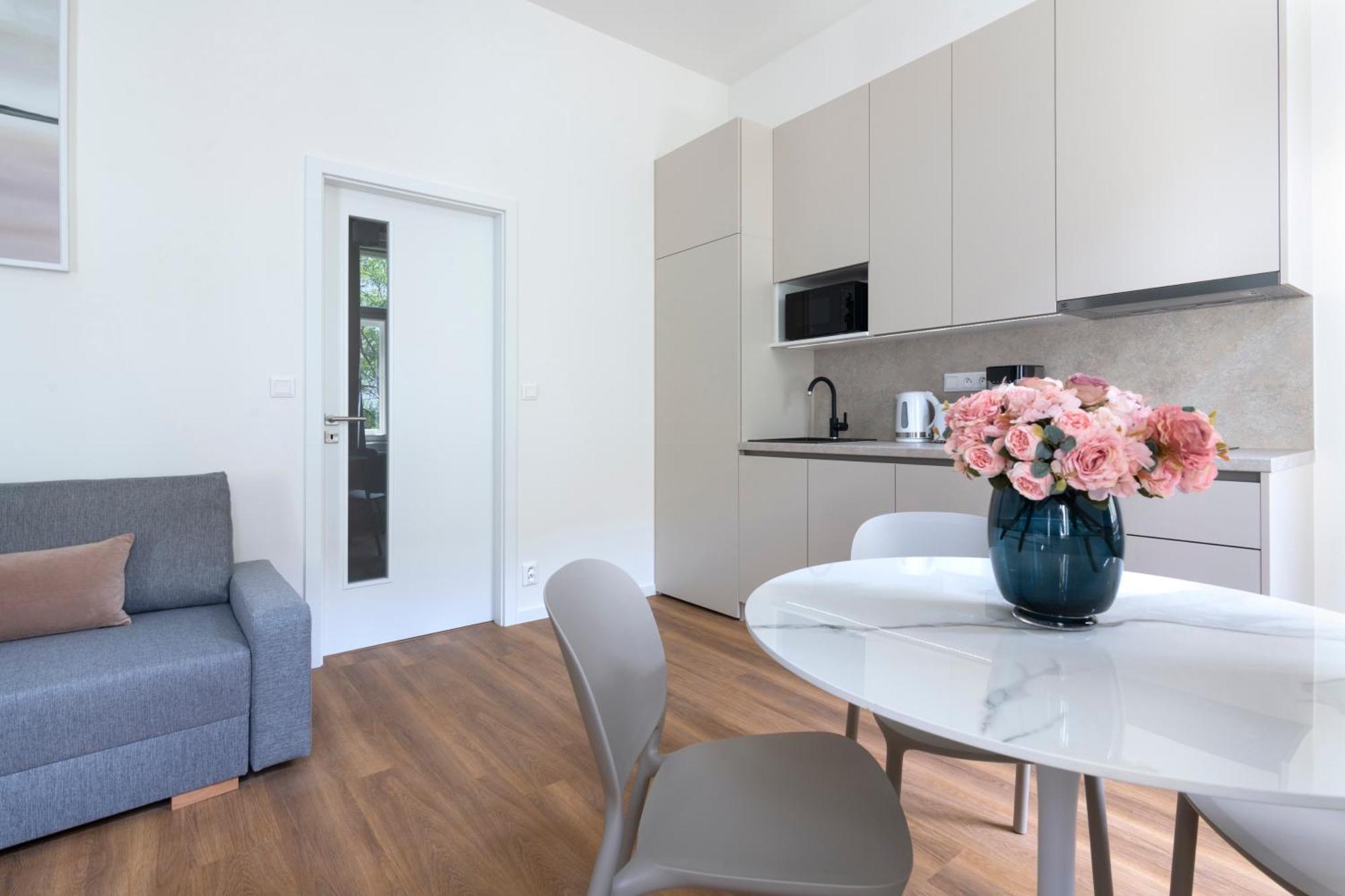 Luxury Apartment,1602578517:JPEG
