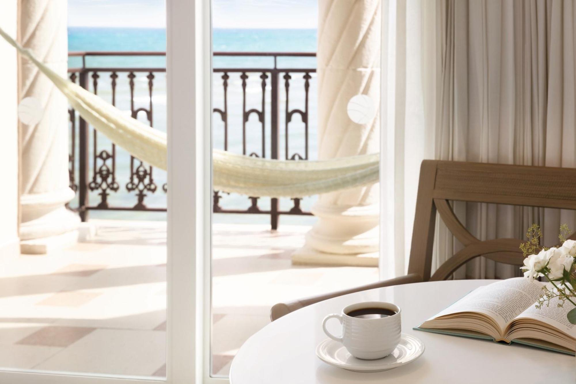 Junior Suite 1 King Bed Oceanview
