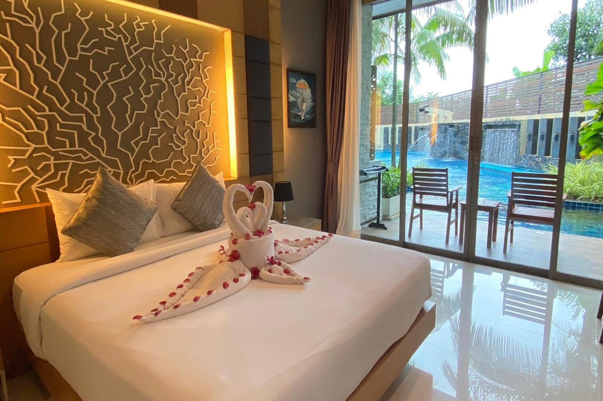 Deluxe Double Room Pool Access