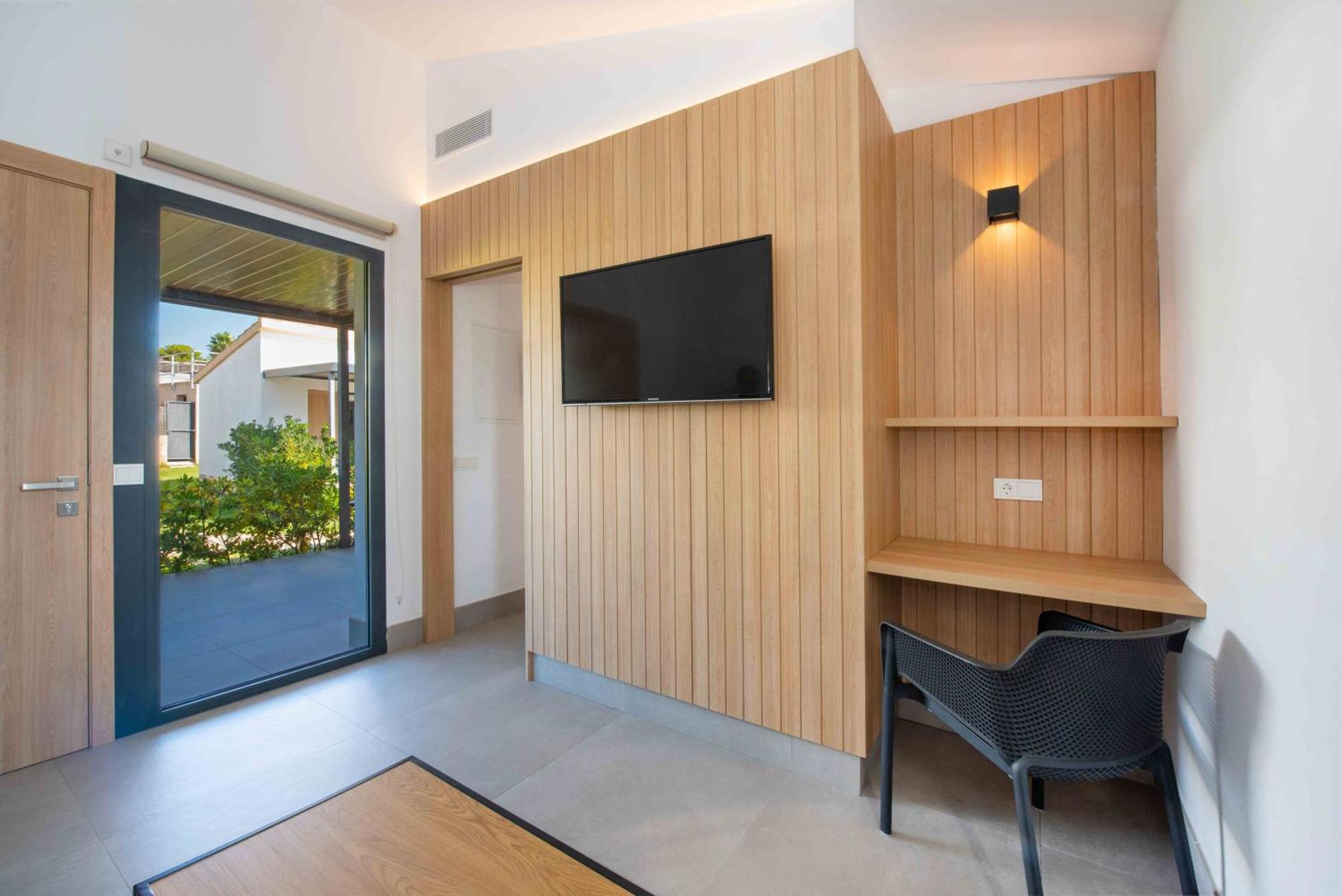 Silver Bungalow