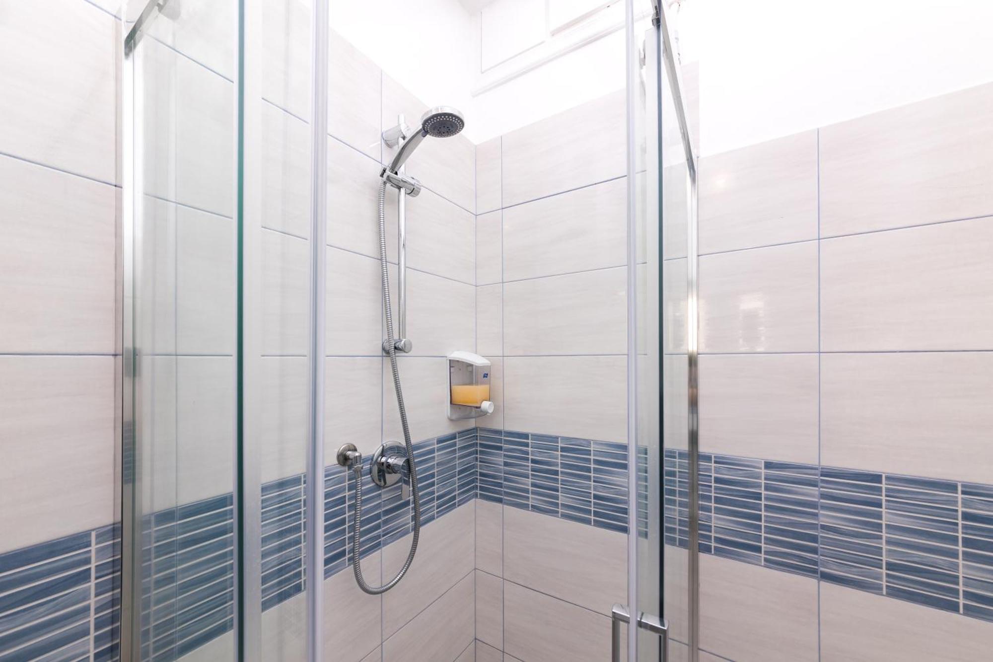 Camera Matrimoniale con Bagno Privato
