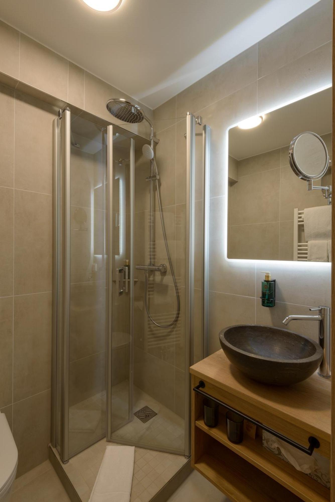 Double Room with Balcony,1619648701:JPEG